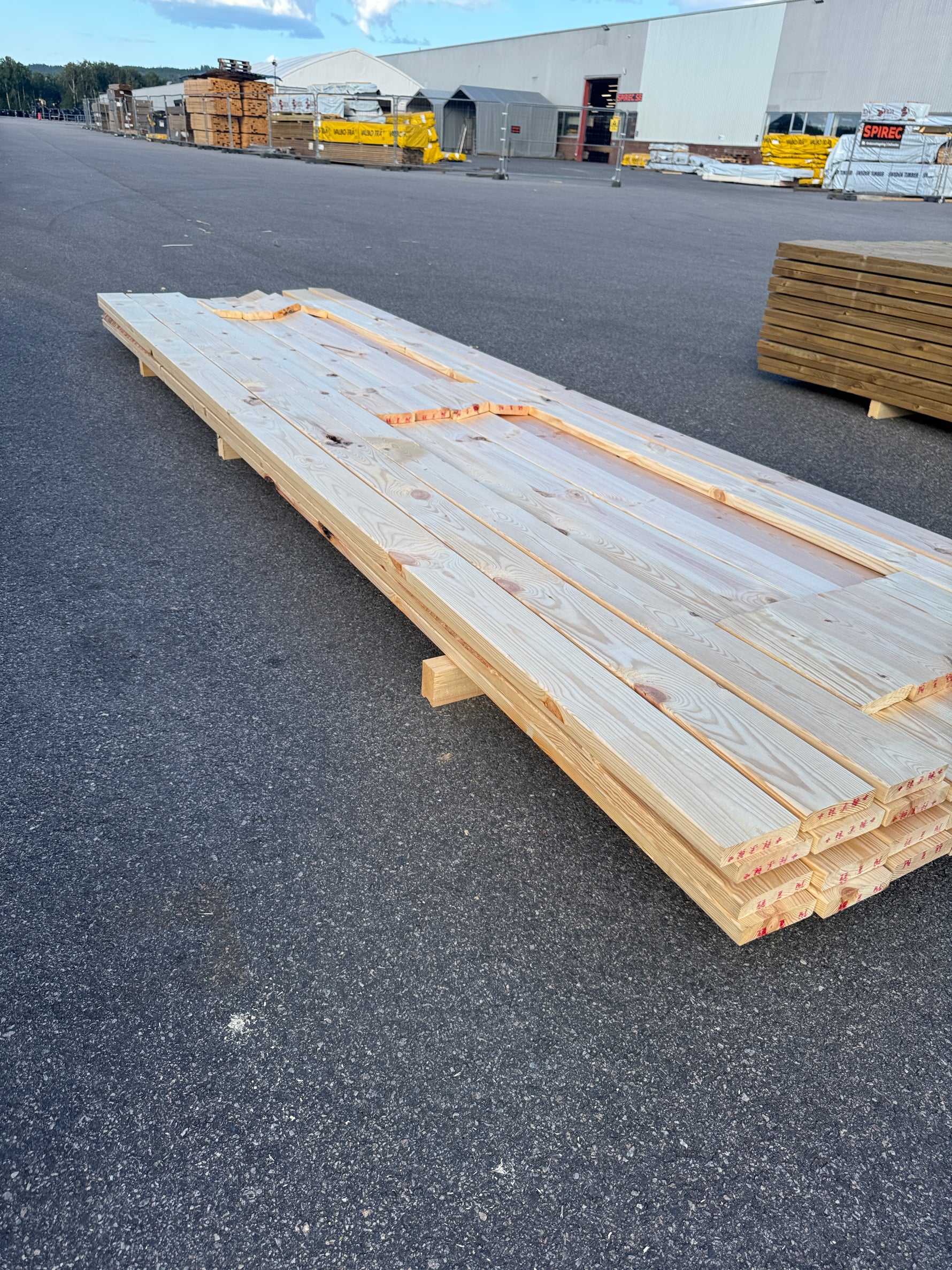 Paket Hyvlad 28x120 – 32st – 3.90 m – ANDRASORTERING