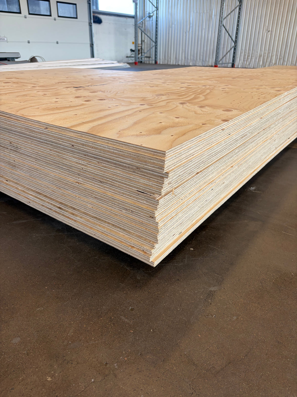 Paket Konstruktionsplywood 12×1200×2400 mm – 20 st