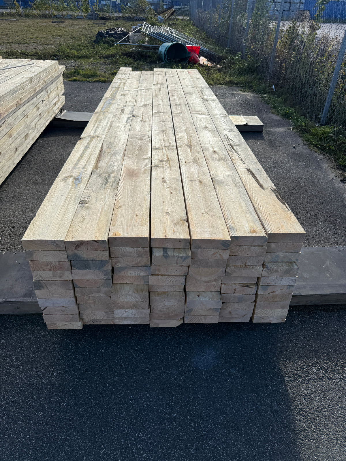 Paket Ohyvlade Reglar 47x150mm (3,90–4,20m) 70st- Fuktskadat