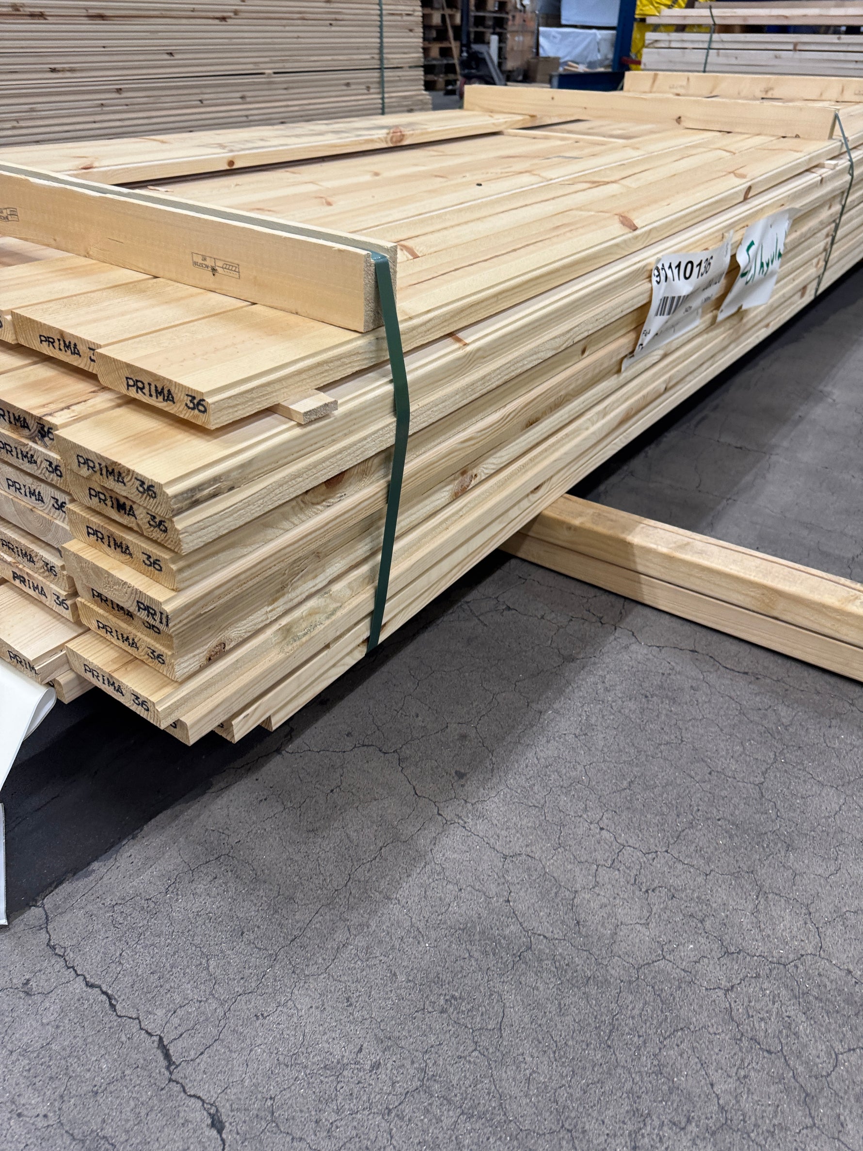 Paket Hyvlade Brädor 28x120mm 3,60m – 95 st Felhyvlade