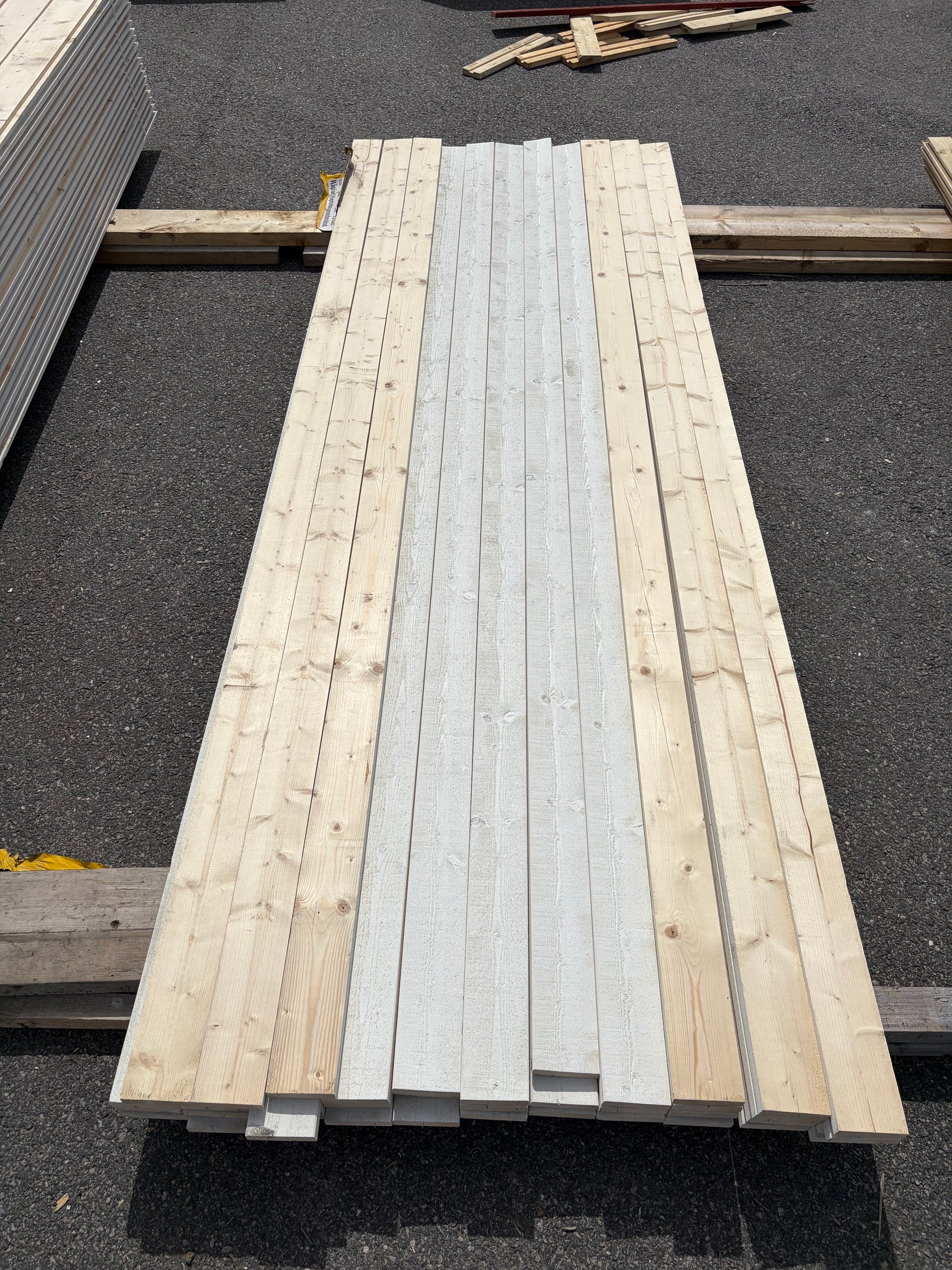Paket Finsågade Brädor 22x95mm, 39st 3.0m Grundmålad