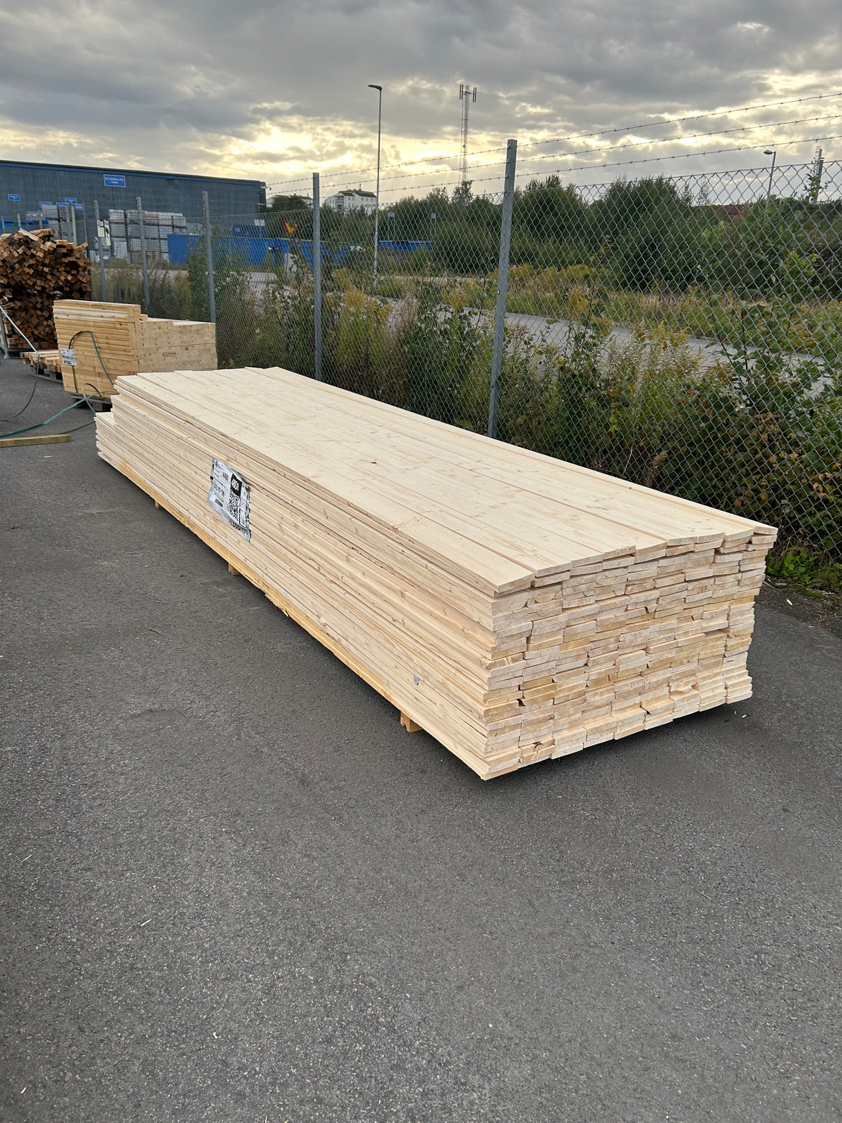 Paket Finsågade Brädor 22x120 mm – 4,20–4,80 m (Andra sortering)