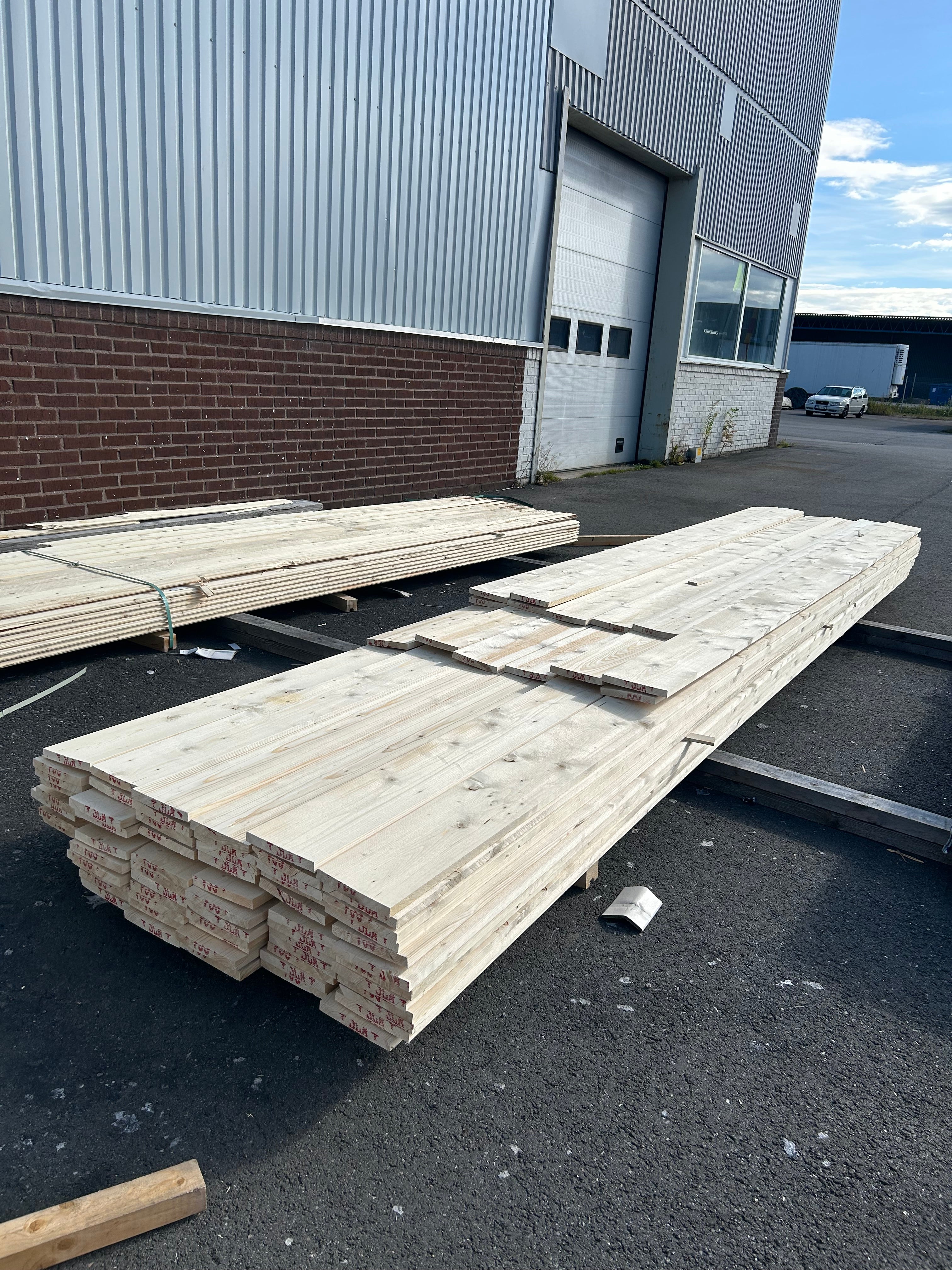 Paket Finsågad Panel 22x170mm 82st 3.60–5.40m – Andra sortering