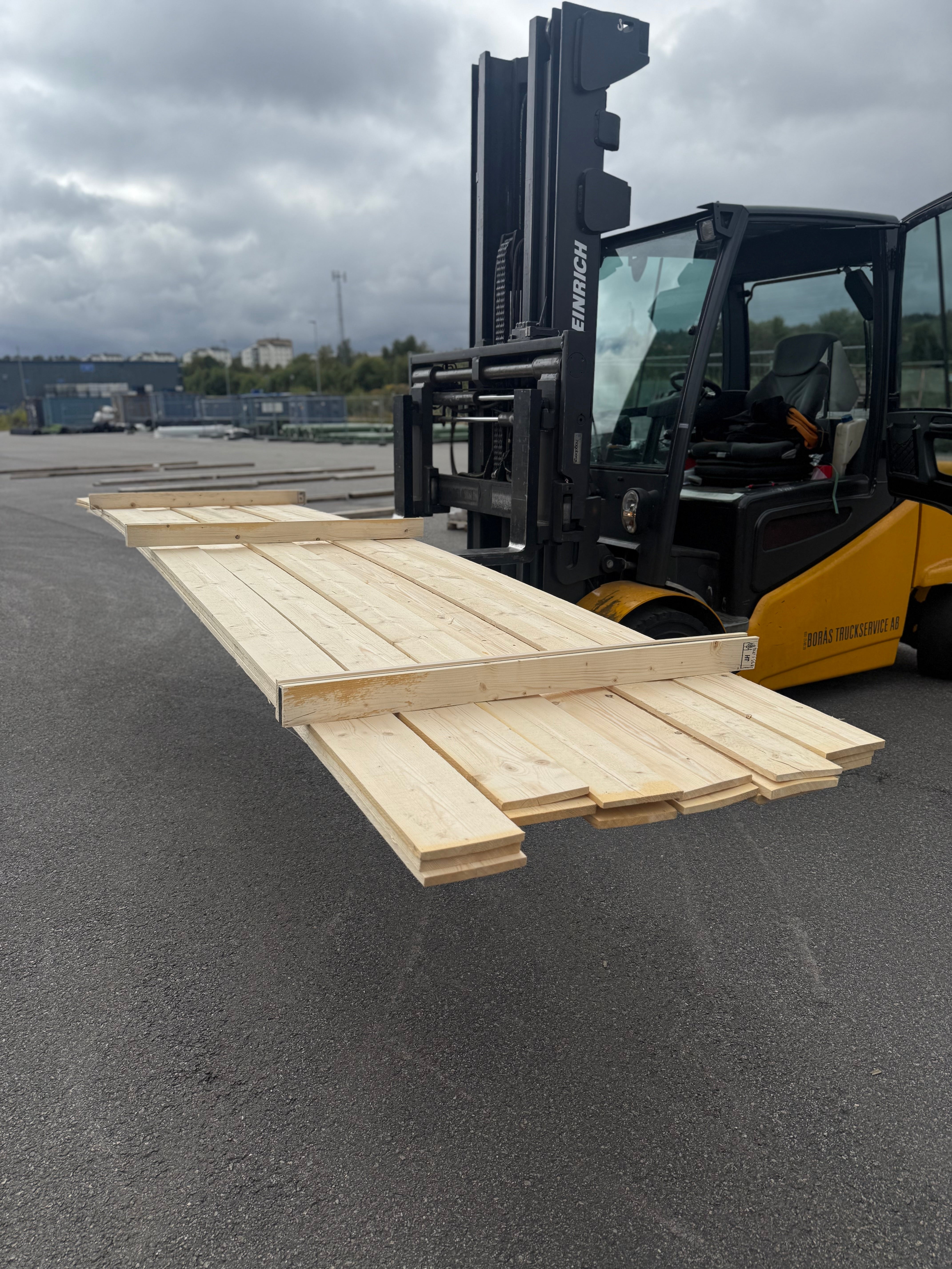 Paket Brädor 16st 4.80m – Vrak, Felhyvlade