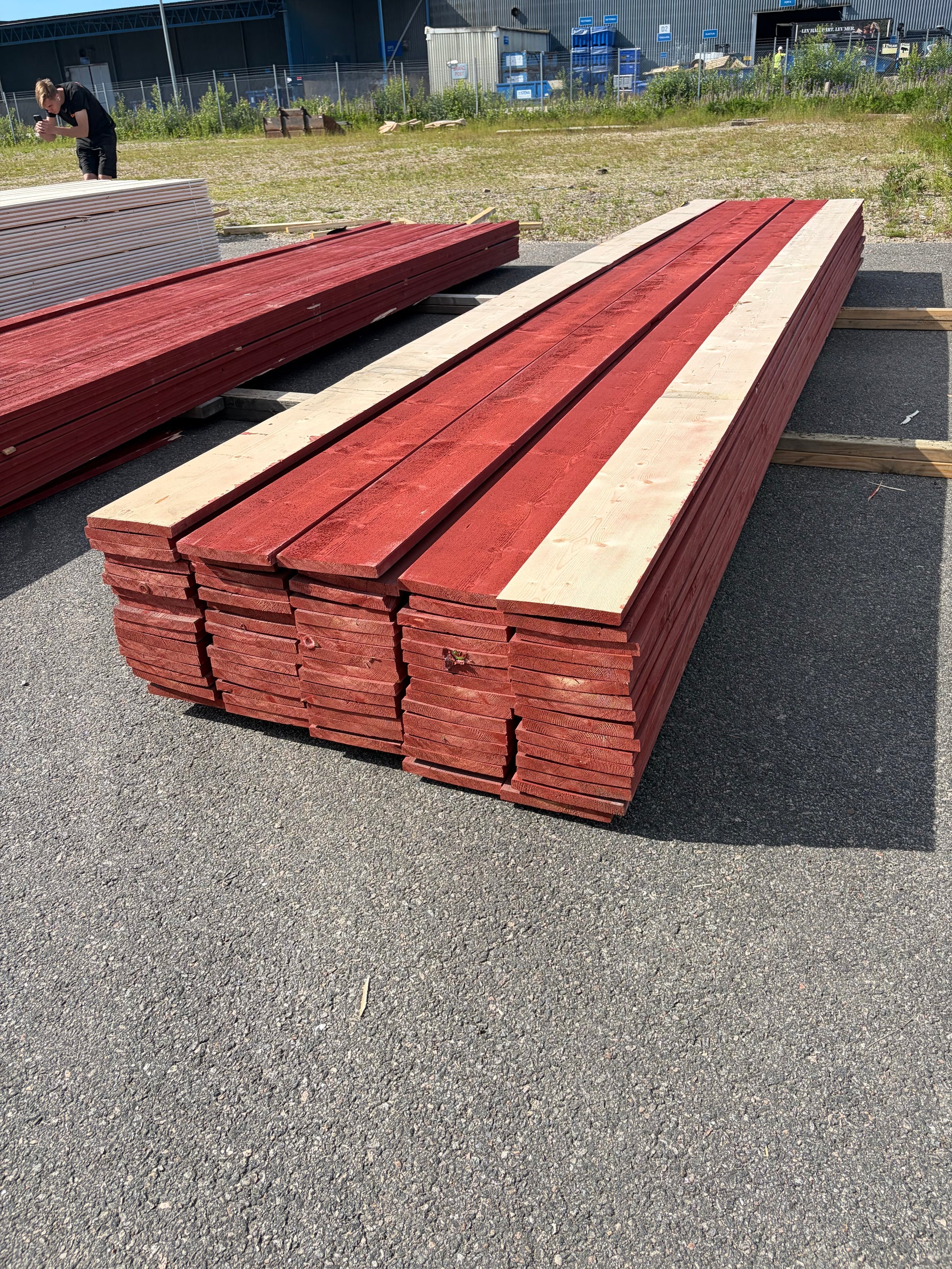Paket Finsågade Brädor 22x195mm, 77st 5.40m Grundmålad