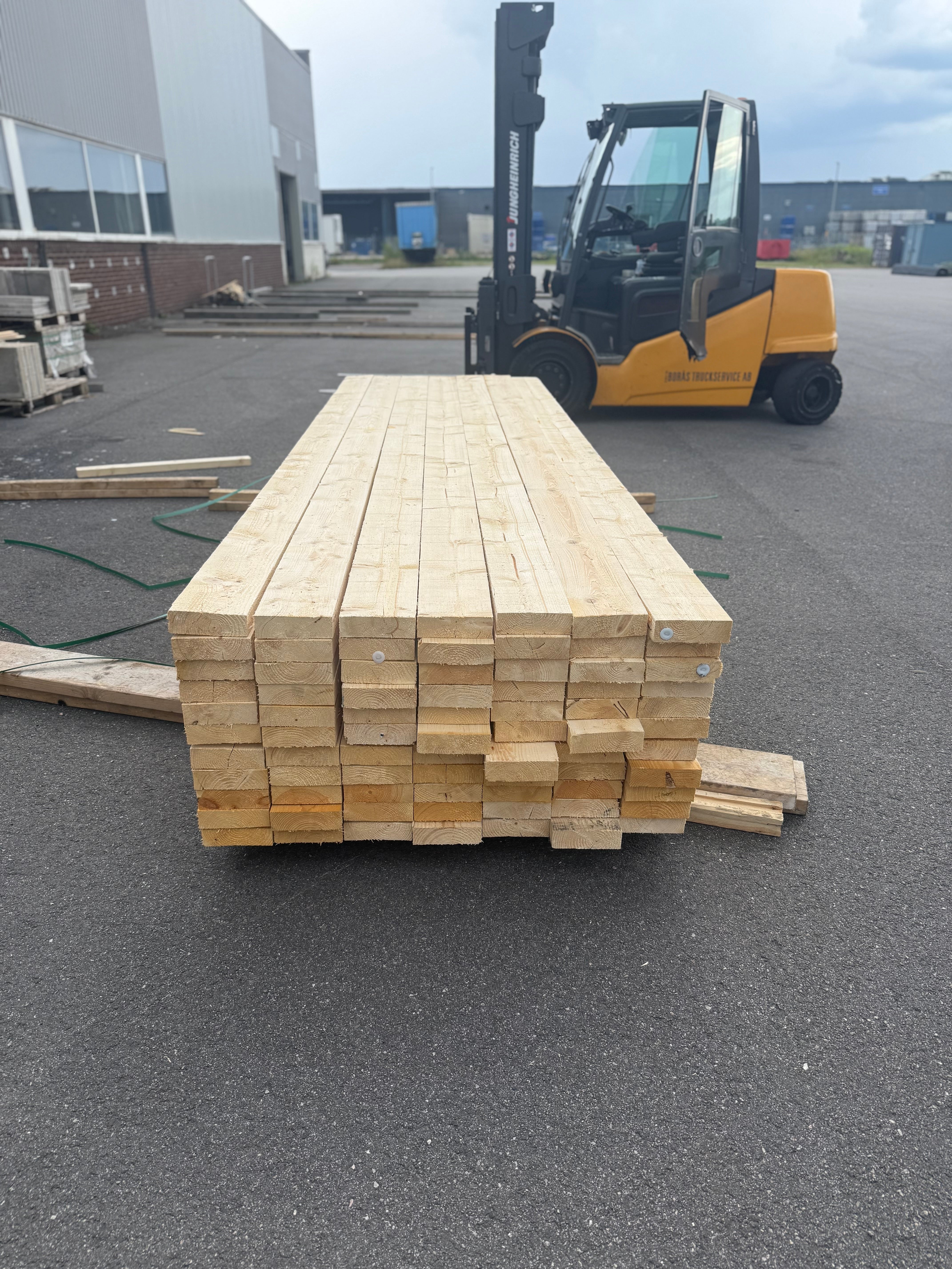 Paket ohyvlade Reglar 47x150mm- 3.60m 77st