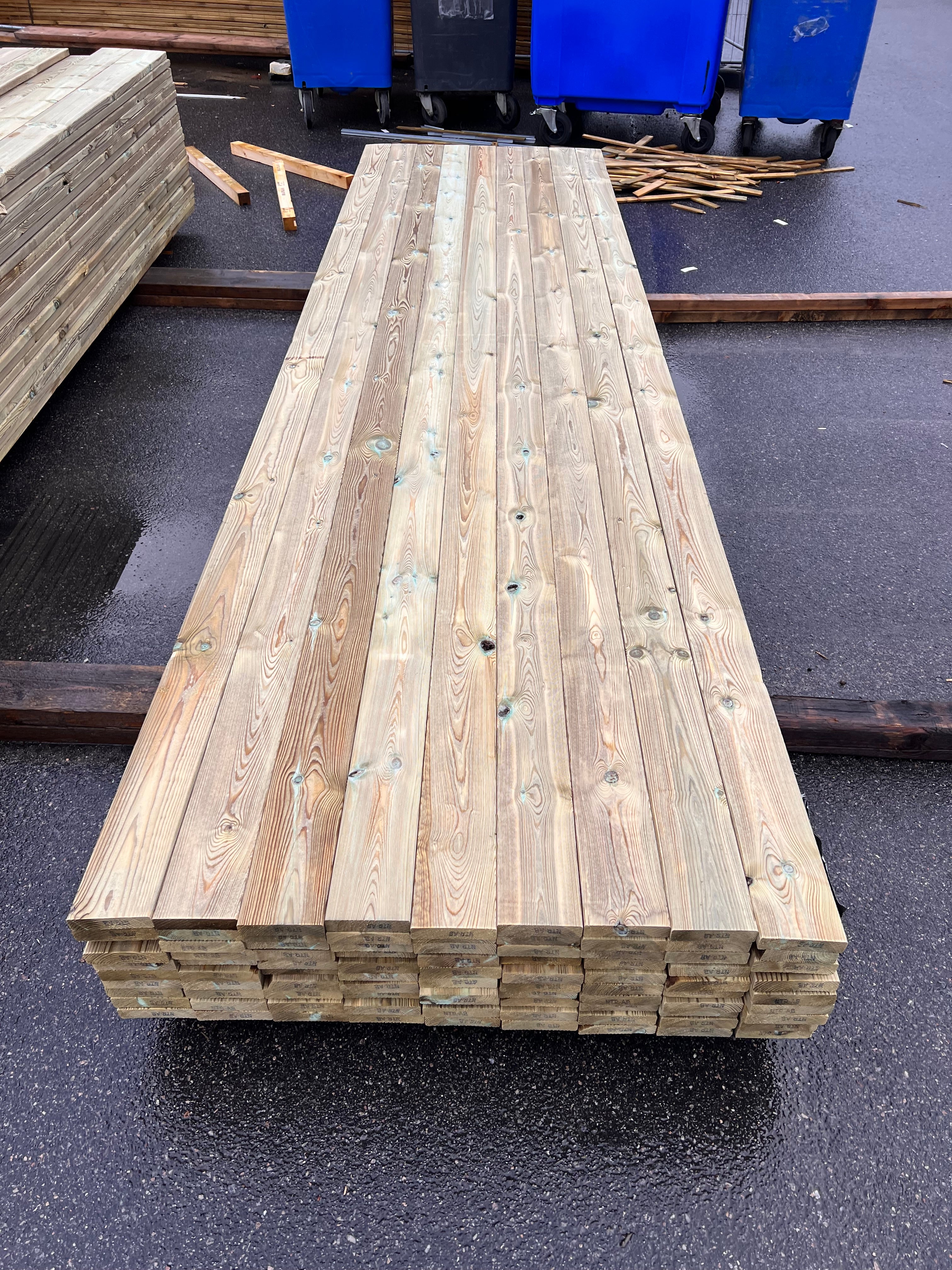 Rillad Trall Tryckimpregnerad 28x120mm – (4,20 m, Furu, B-sortering)