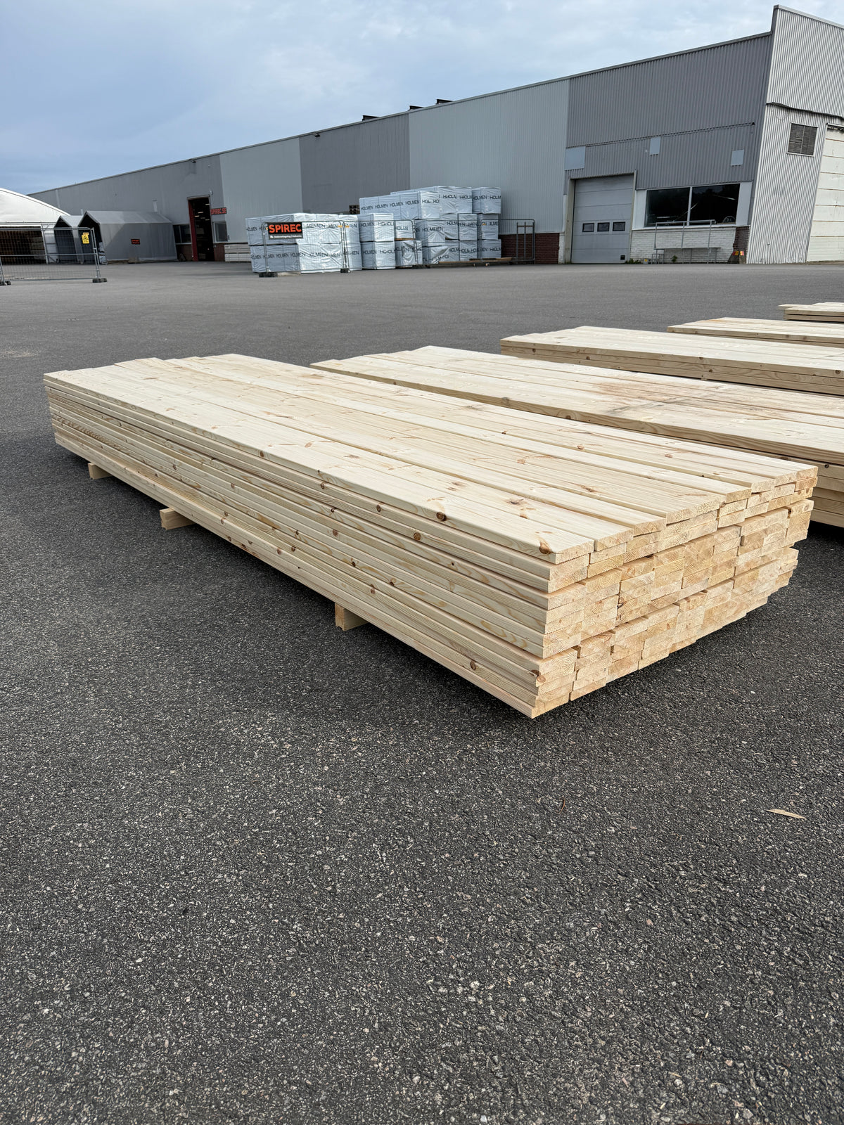 Paket Obehandlad Rillad Trall 28x120mm Furu 3,60m – 117st (Andra Sortering)