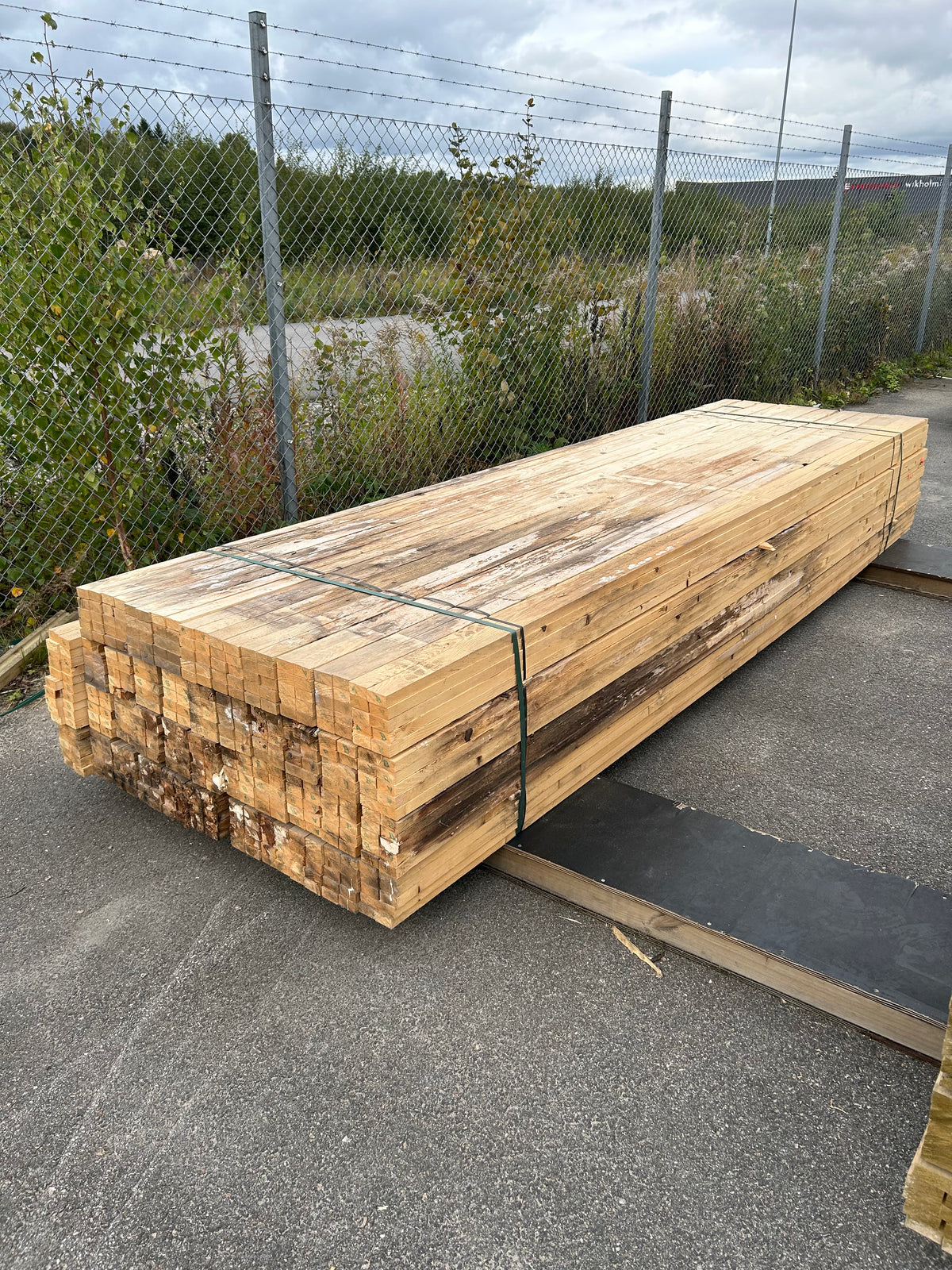 Paket Läkt 25x48mm 3,60m 430st – Fuktskadat