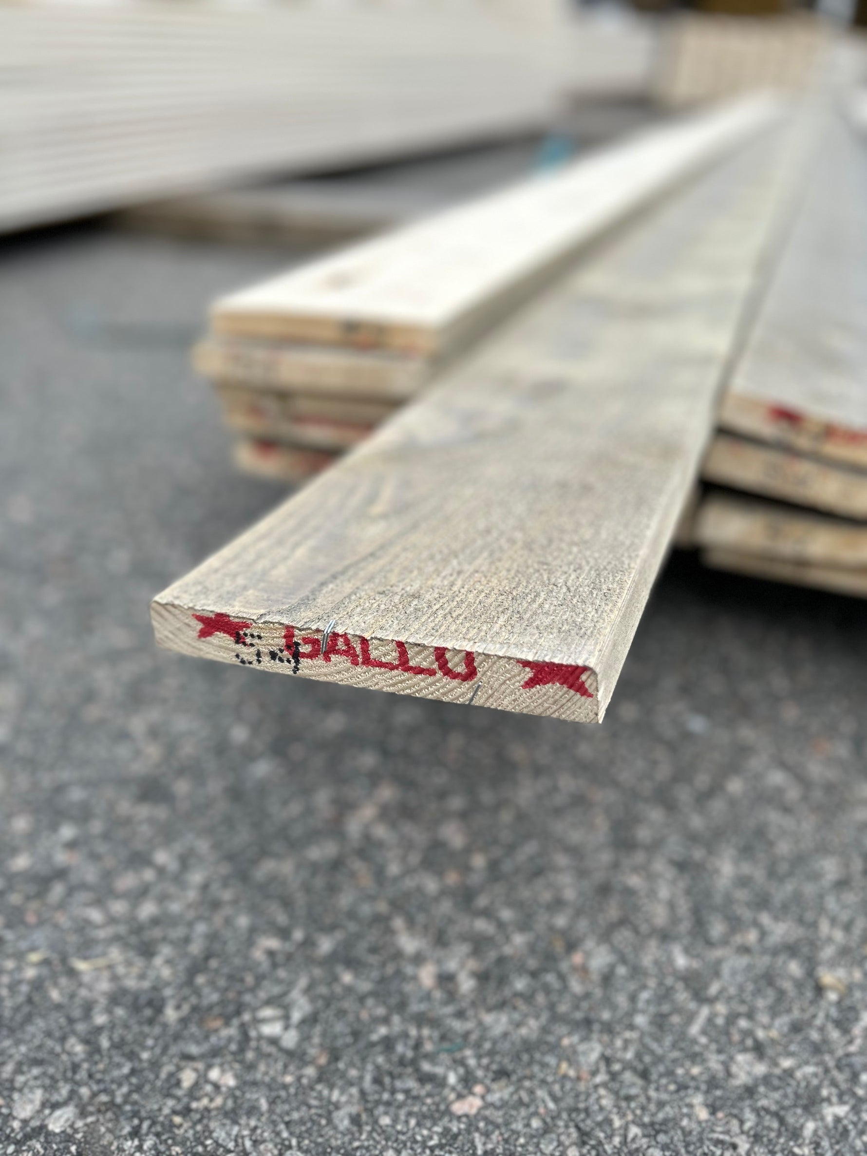 Paket Finsågade Brädor 22x170mm 5,40m 28st Lasyr