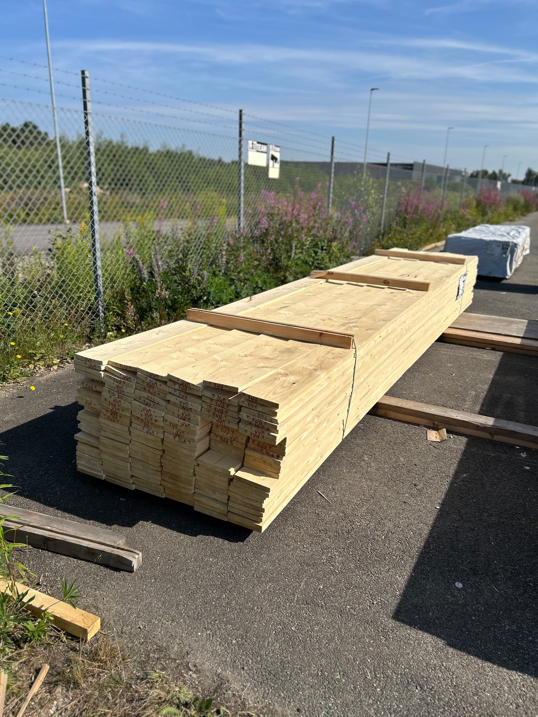 Paket Finsågade Brädor 22×170 mm 5,40 m – 156 st