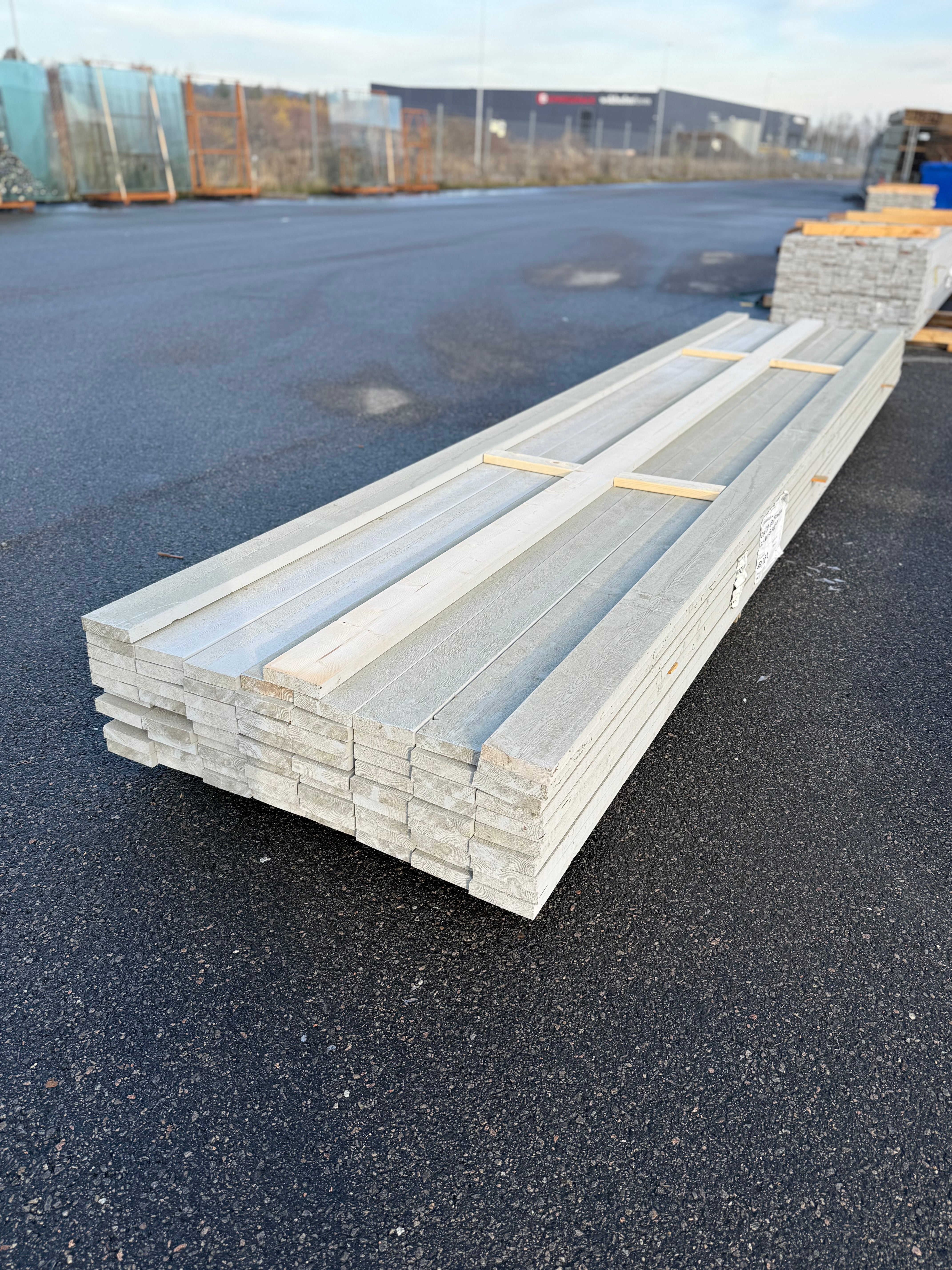 Paket Panel Finsågad 28x120mm – 75 st 4,80 m (Gran, Mellangrå NCS S3000-N)