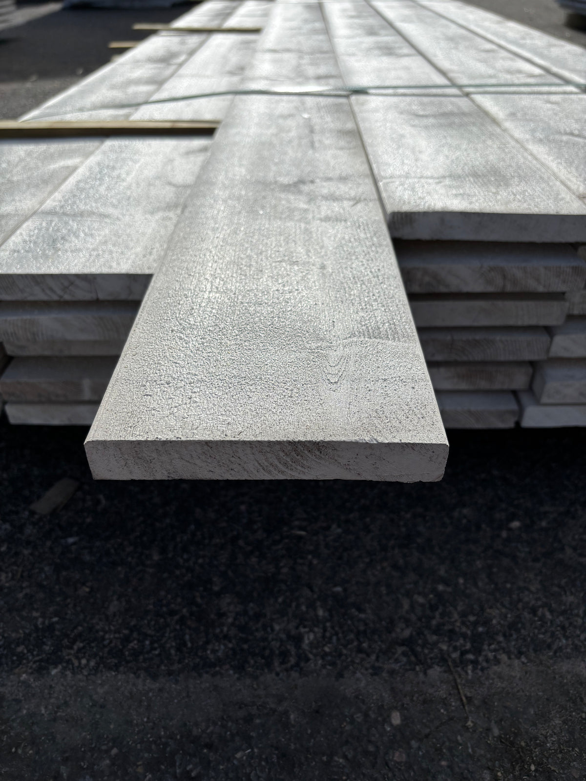 Paket Finsågade Brädor 22x145mm 3,90m 34st Grundmålade