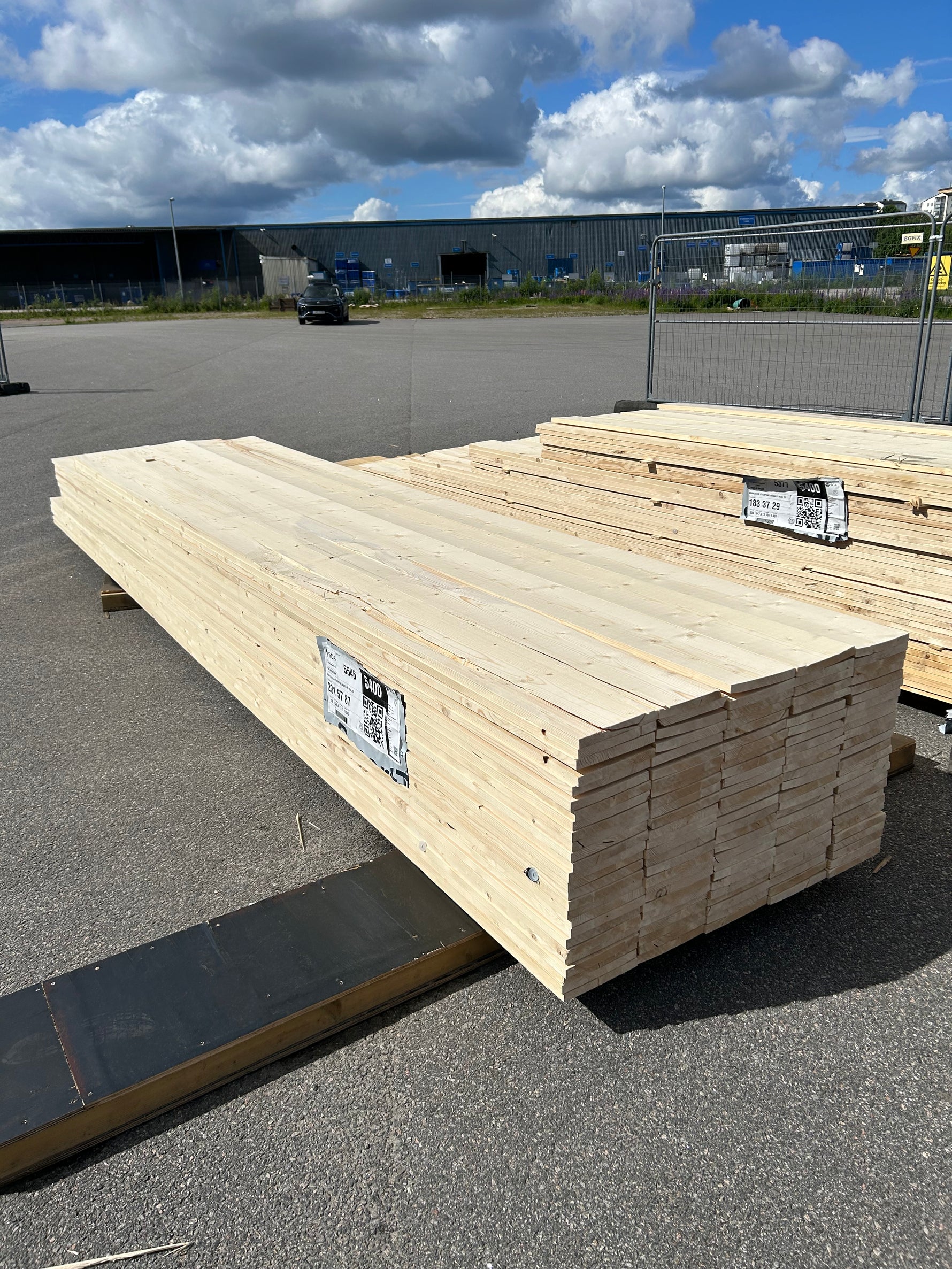 Paket Finsågade Brädor 22x195mm, 129st 4,20–5,40m (Andra sortering)