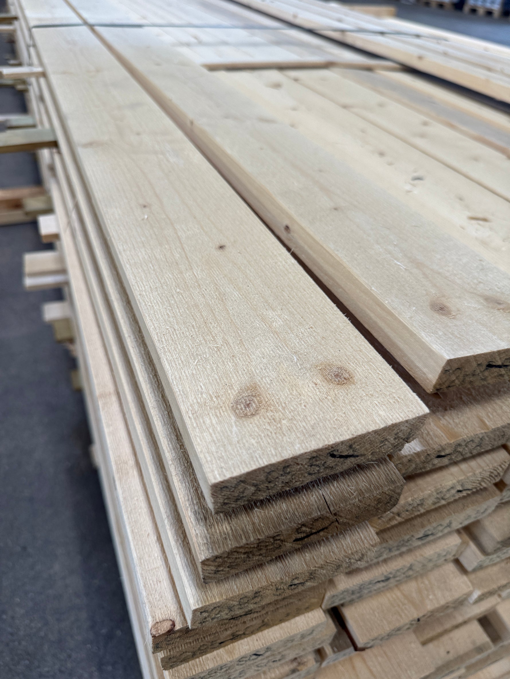 Paket Finsågade Brädor 22x95mm 5,40m – 195 st Väderbitna