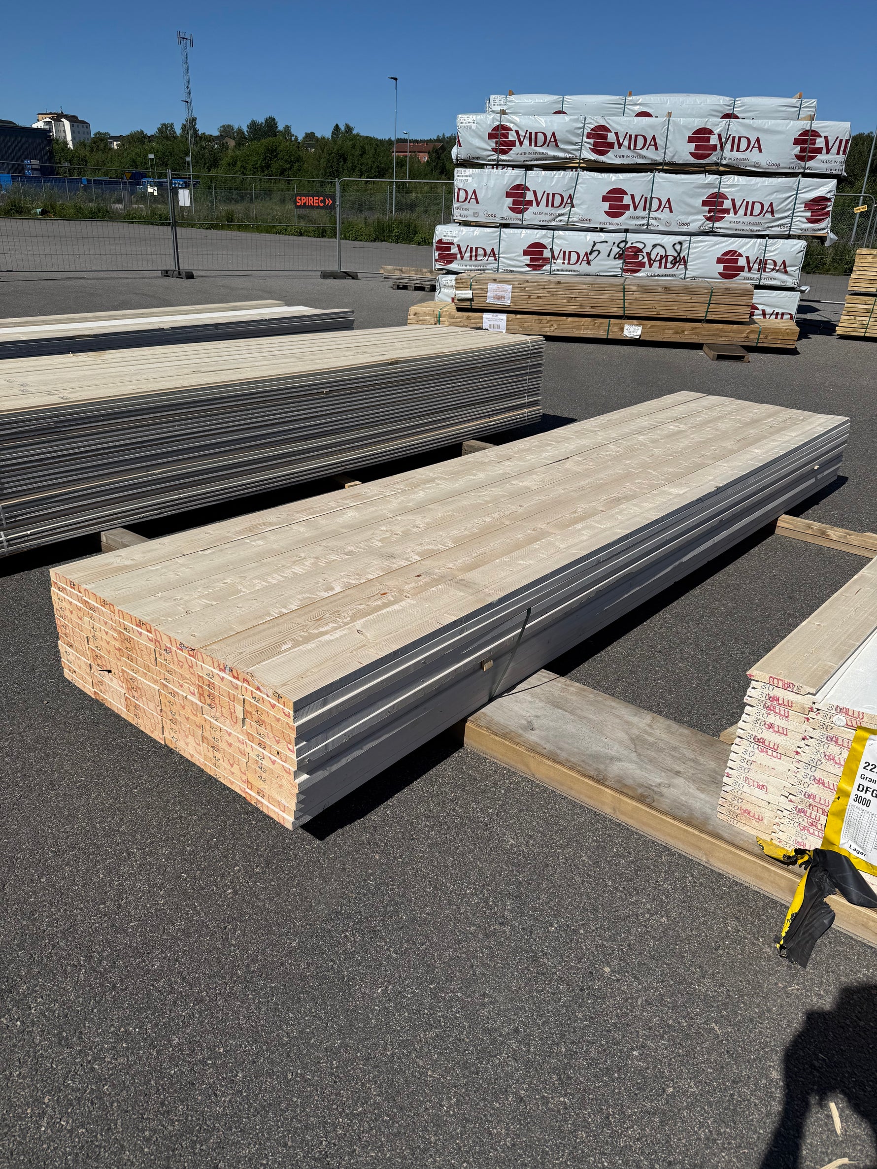 Paket Finsågade Brädor 28x170mm, 72st 4.20m Grundmålade