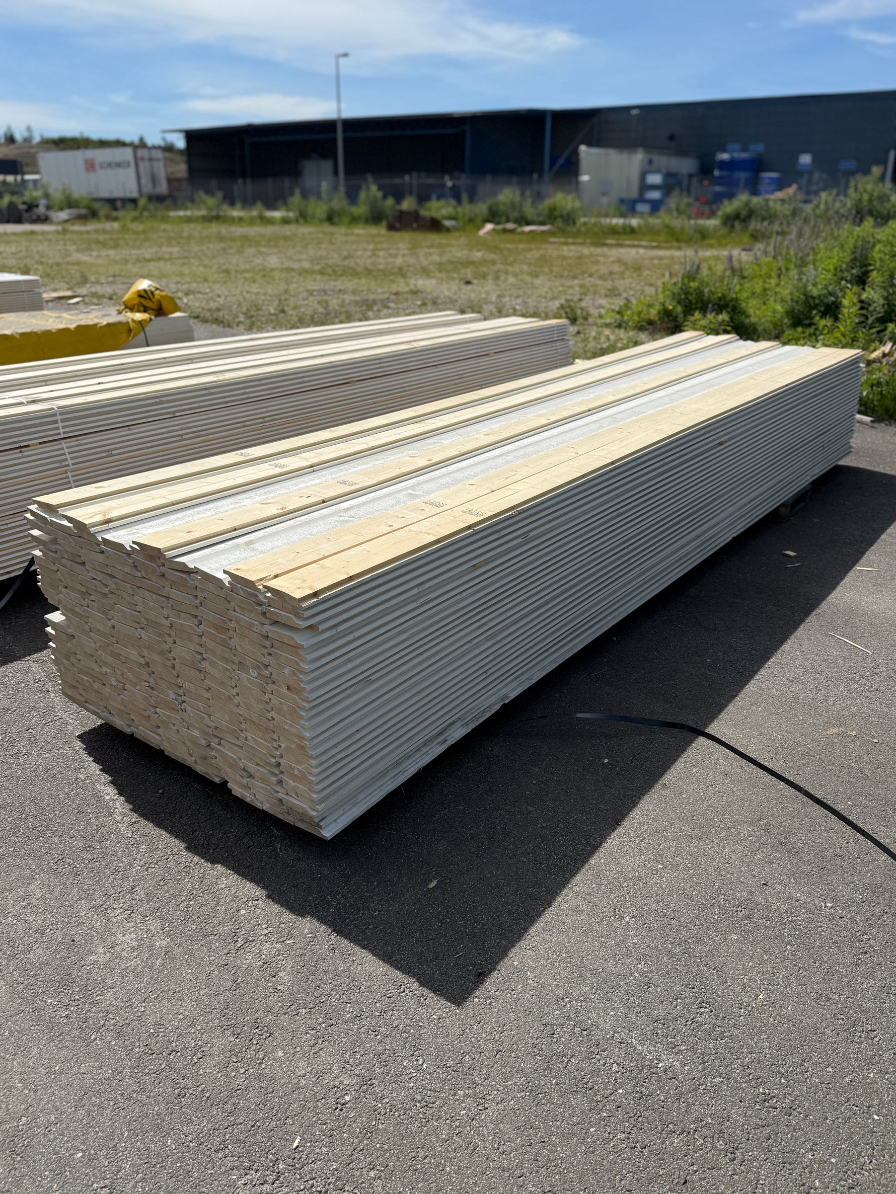 Paket Ytterpanel Enkelfas Halvspont 22x120mm, 221st 4.50m Grundmålad