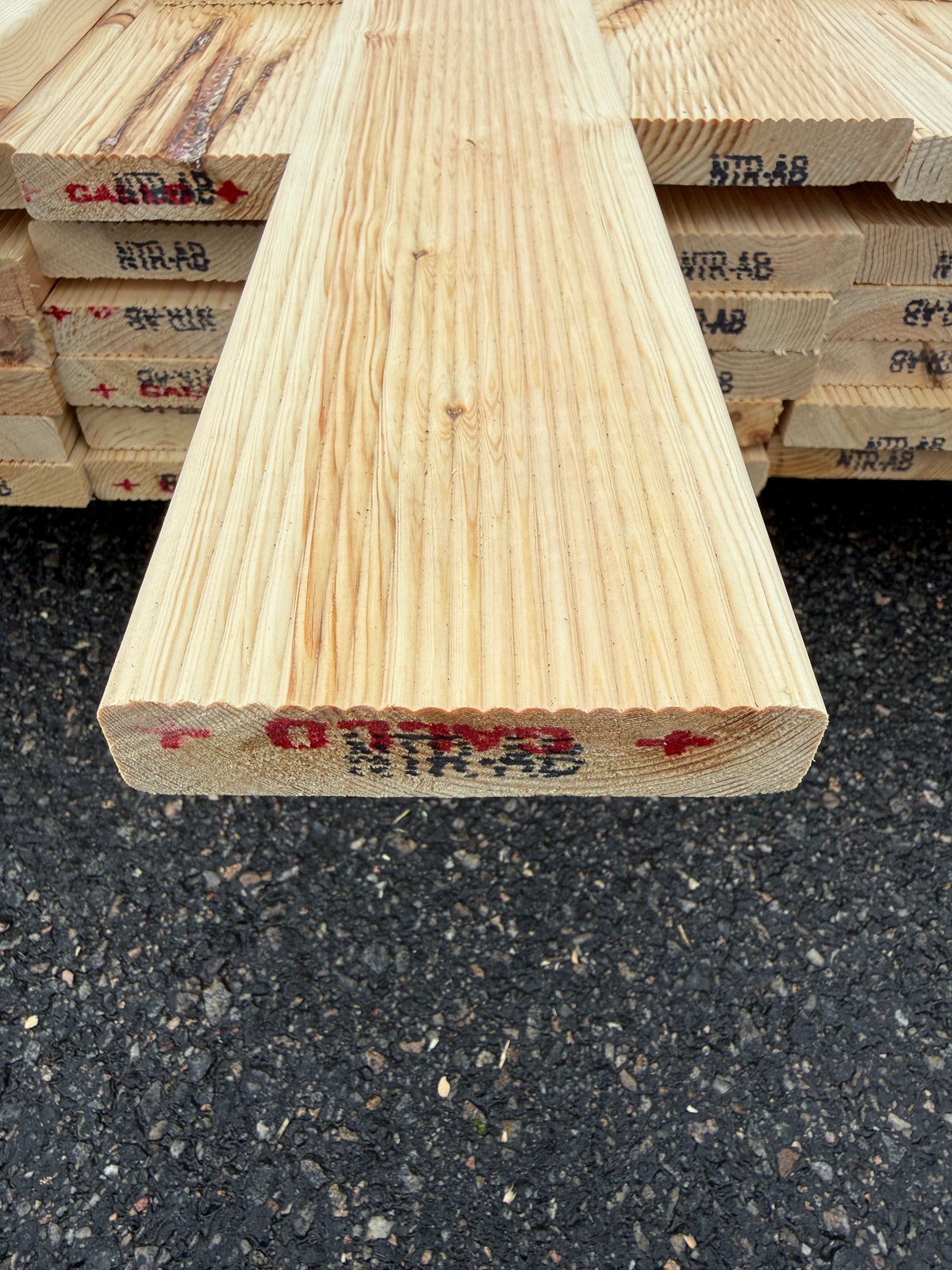 Paket Obehandlad Rillad Trall 28x120mm 3,00m 60st (Andra Sortering)