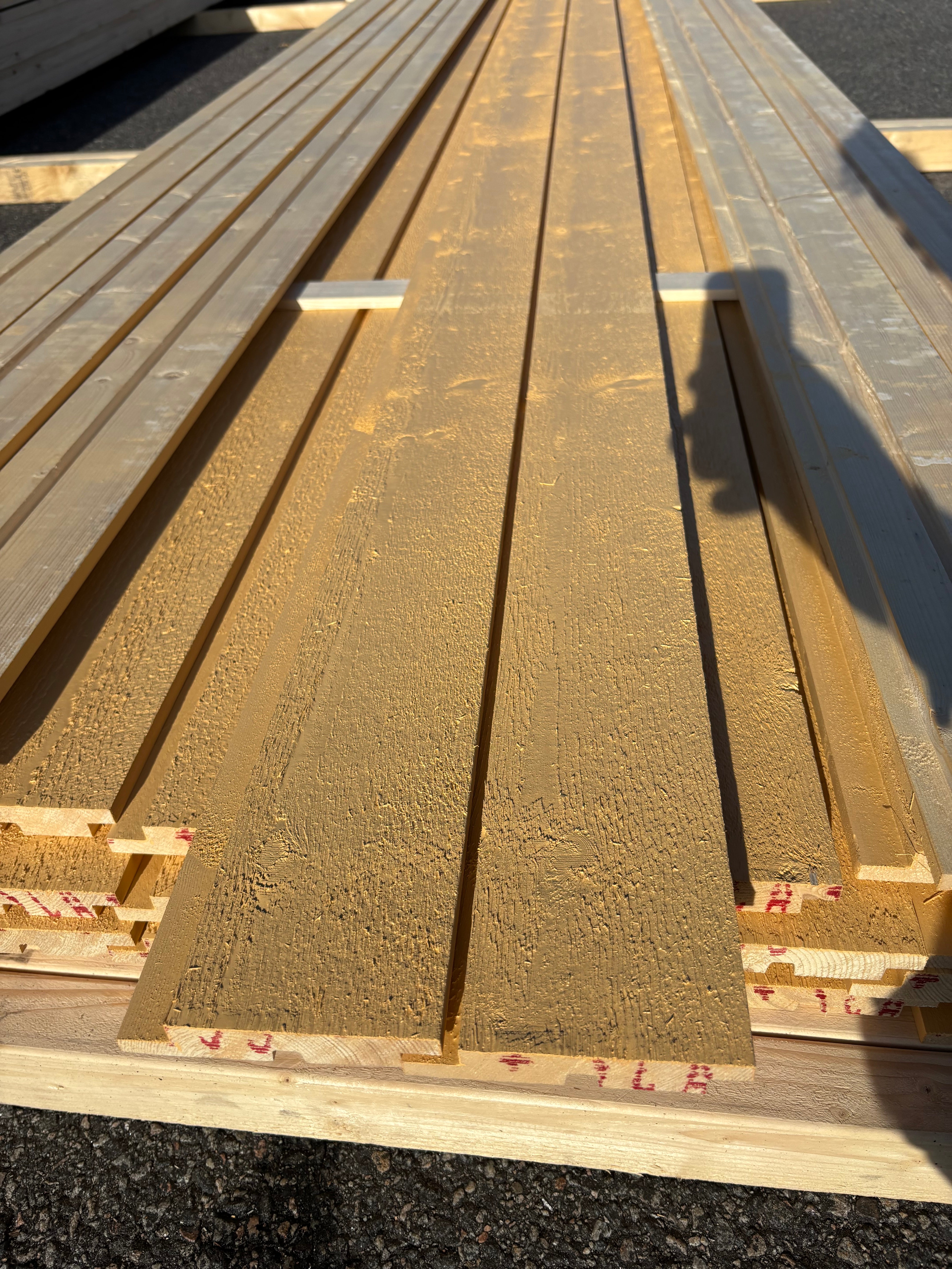 Paket Hakfalspanel 21x120mm – 52 st 5,40 m (grundmålad + mellanstruken gul)