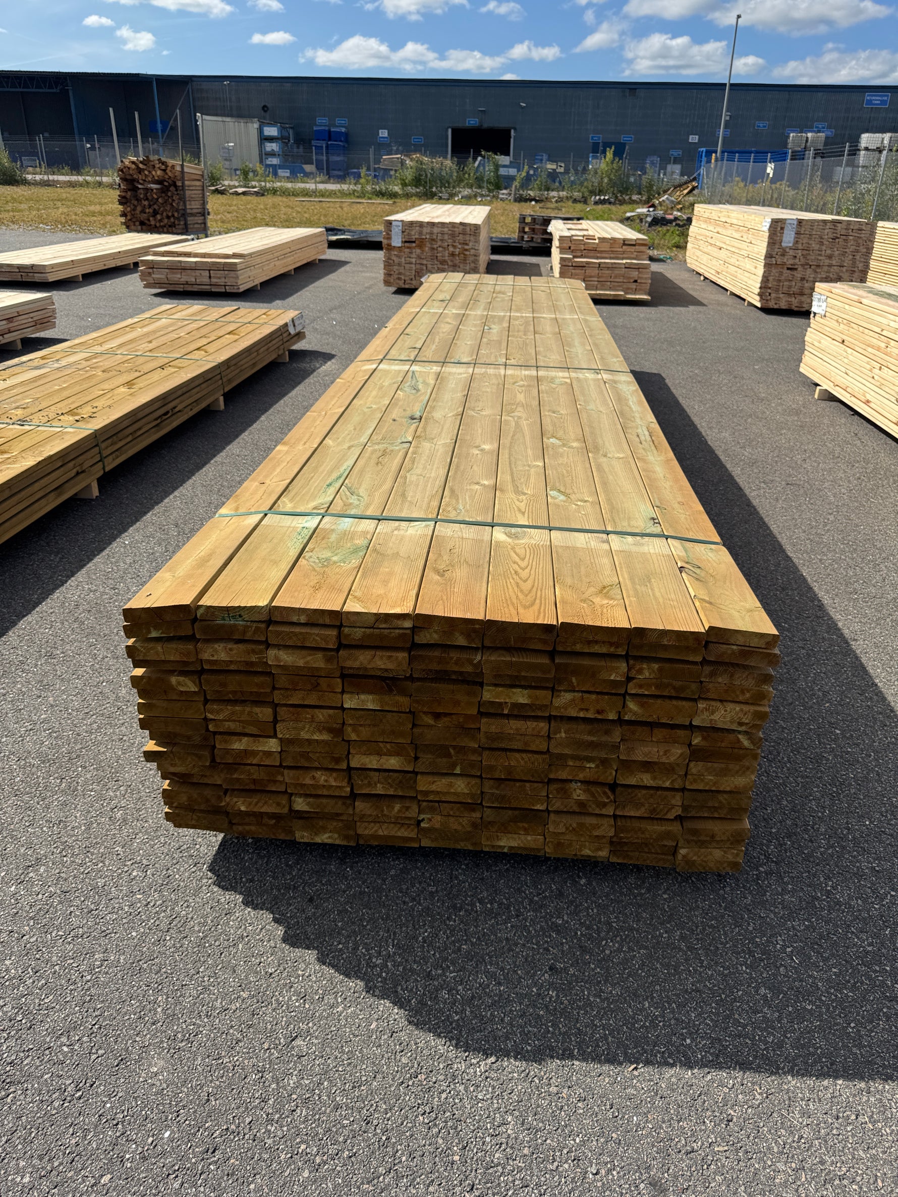 Paket Slät Trall 28x120 – 144st – 5.40 m – NTR AB – ANDRASORTERING