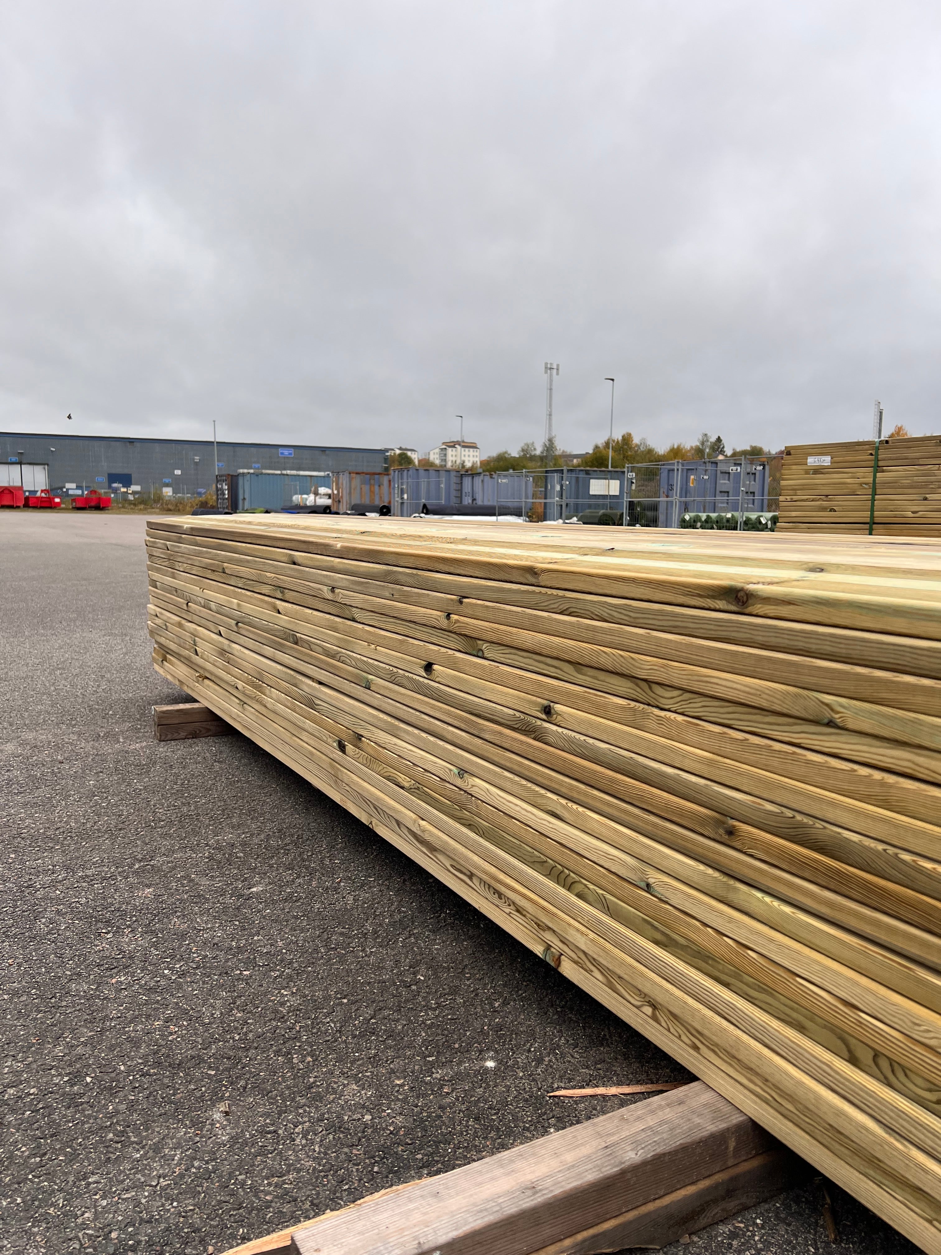Paket Tryckimpregnerad trall 27x145 Rillad 131 st 3.60m (B-Sortering)