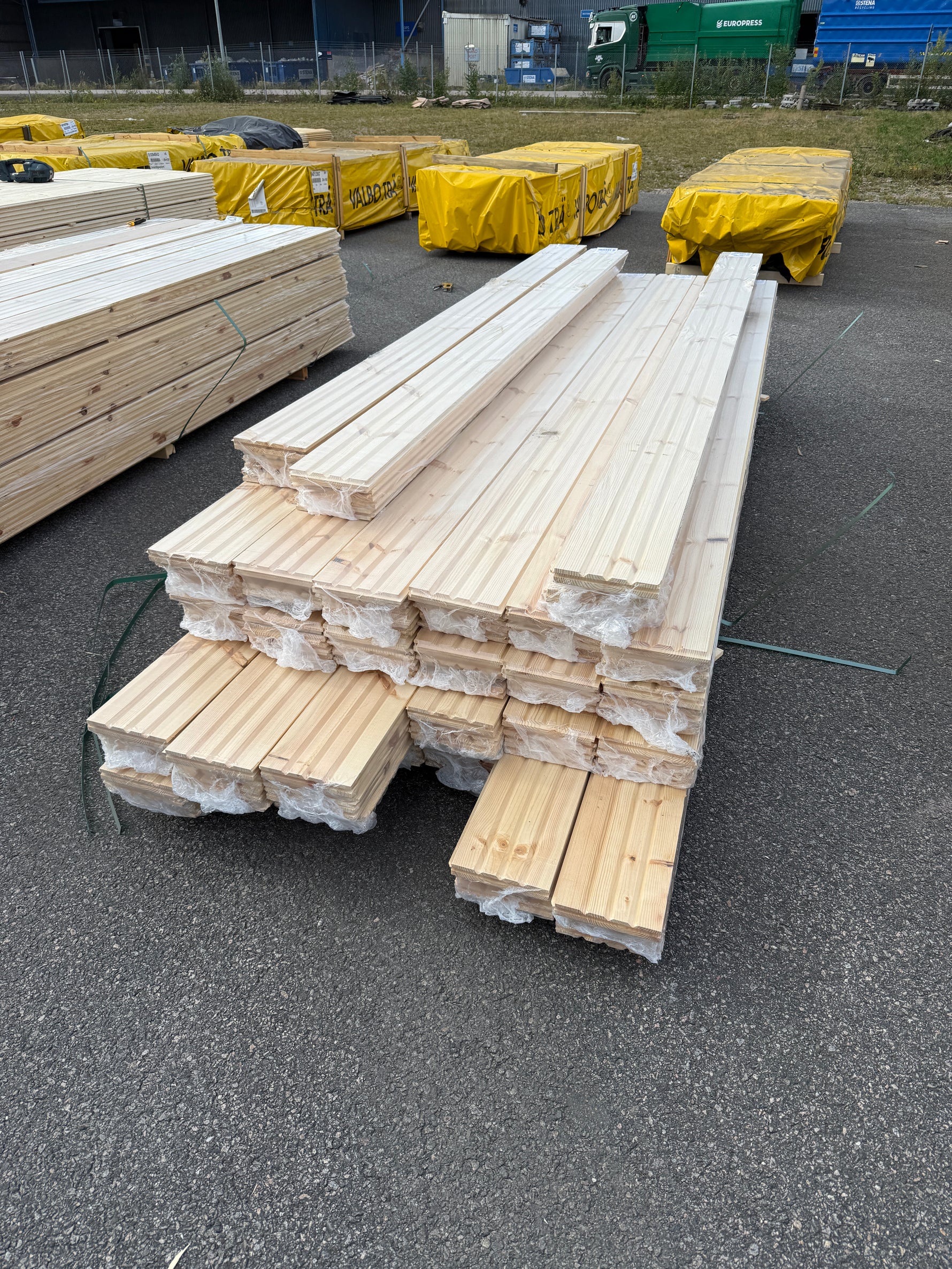 Parti Massivt Furugolv Borstad Ljusgrå Ekonomi 25x160 mm – 51,92 m²