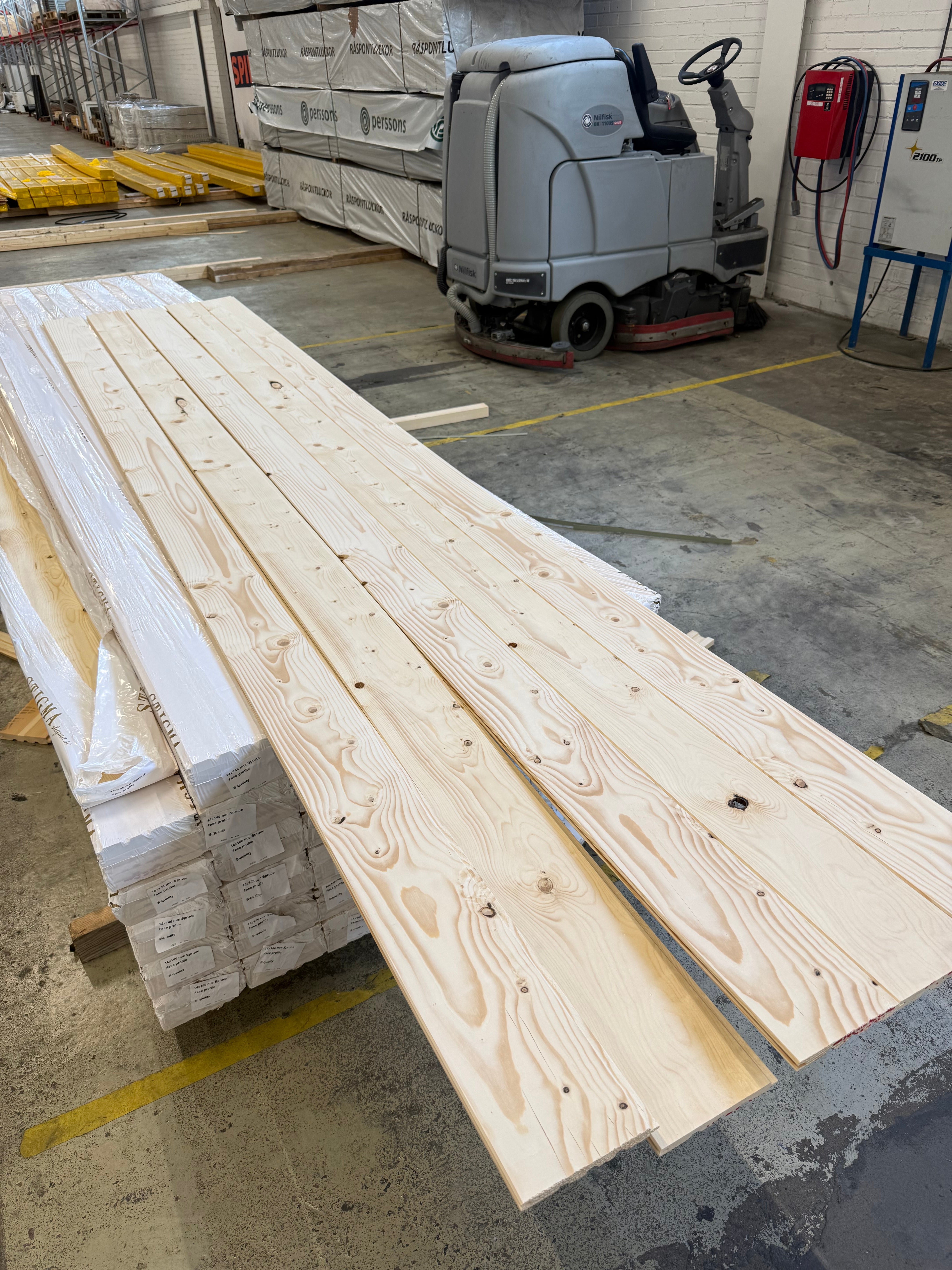 Innerpanel Fasspont 13,5x145mm – B-sortering (Gran, Obehandlad)