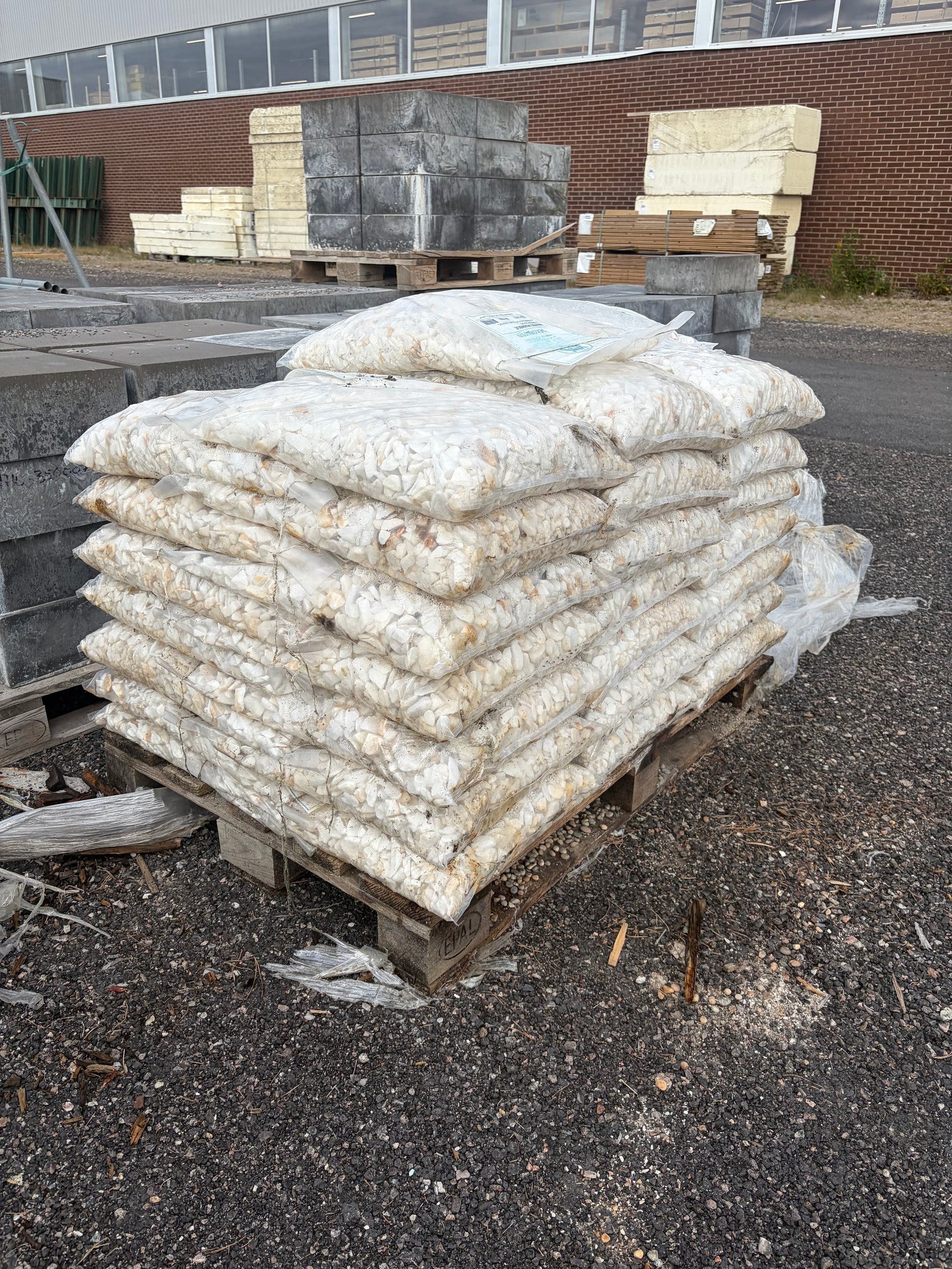 Pall Dekorsten Vit Marmor 20–40mm – 44 säckar