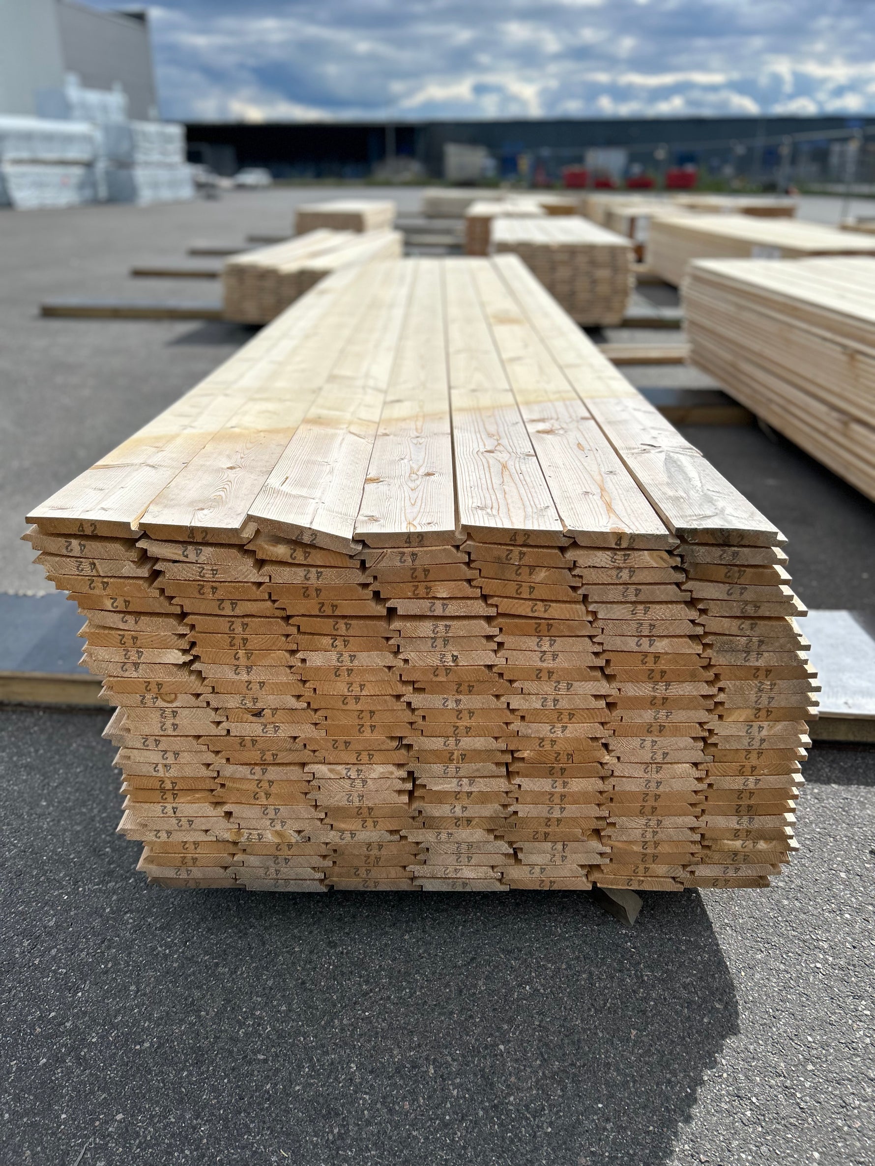Paket Ytterpanel Dubbelfas Fals 22x145mm 4.20m – 175st (Obehandlad) Väderbitet