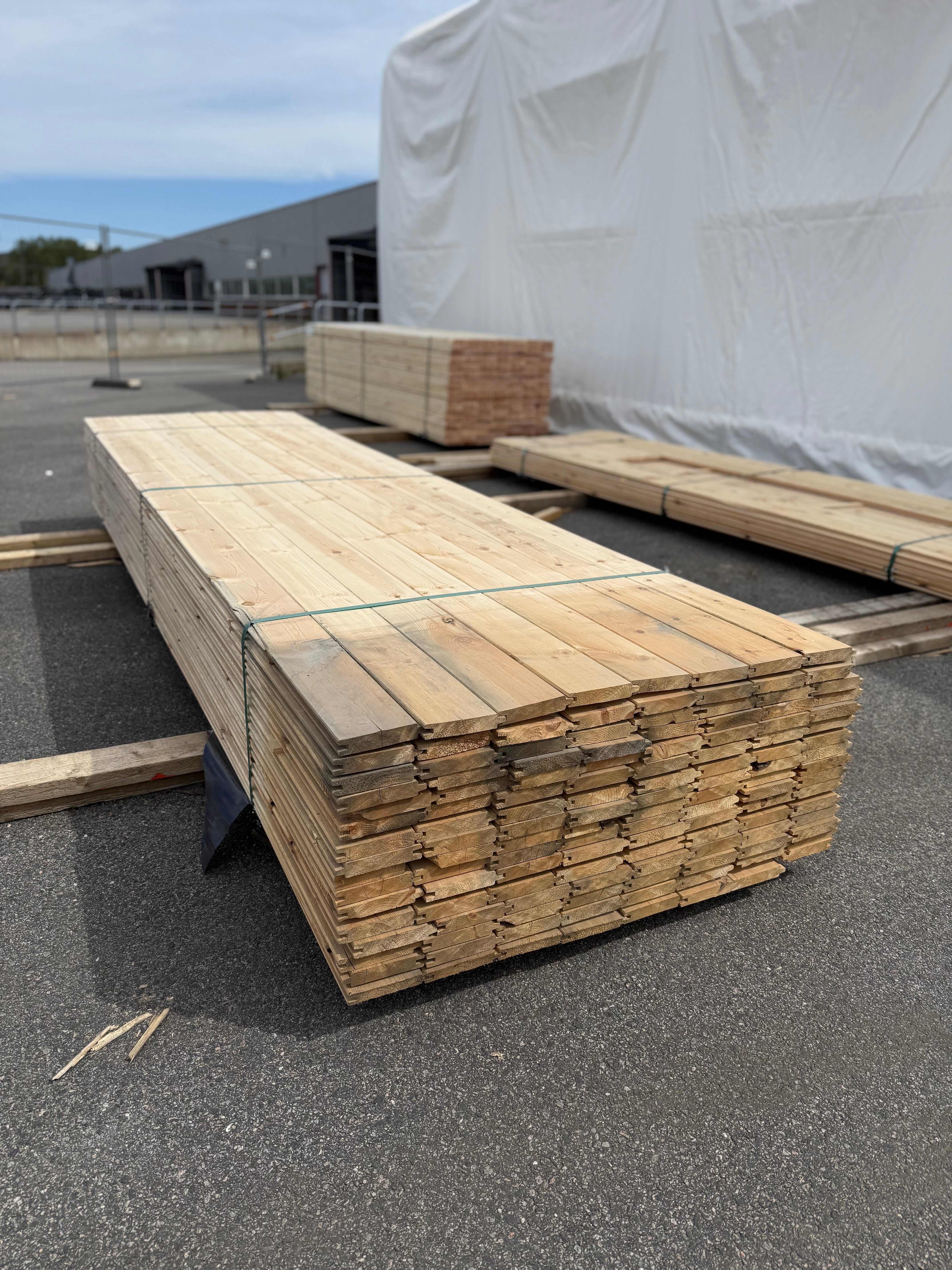 Paket Spontad Panel Hyvlad- 27x145mm 3.90m 128st Obehandlad