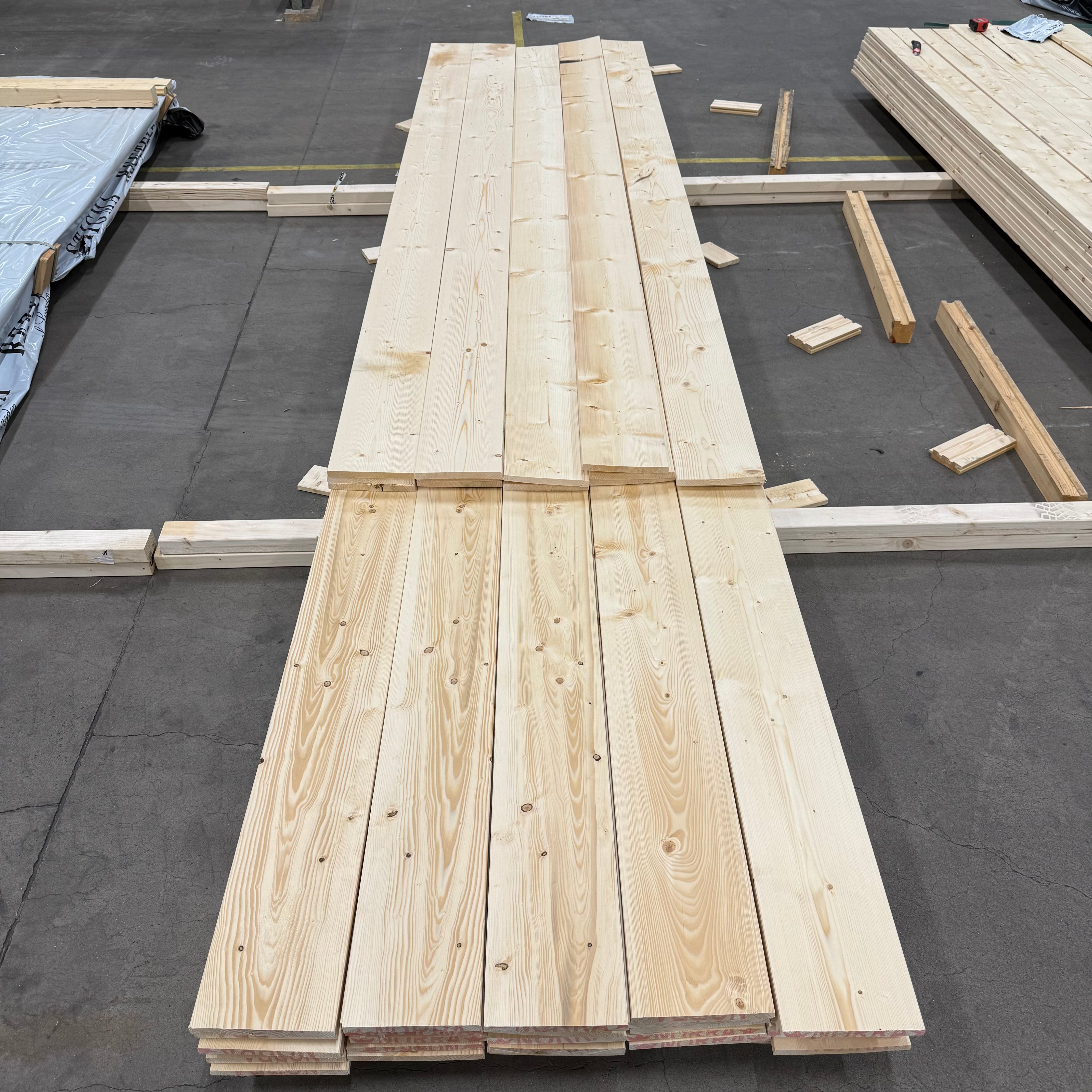 Paket Hyvlade Brädor 19x195mm – 44 st (3,3–4,8 m, gran, utskott)