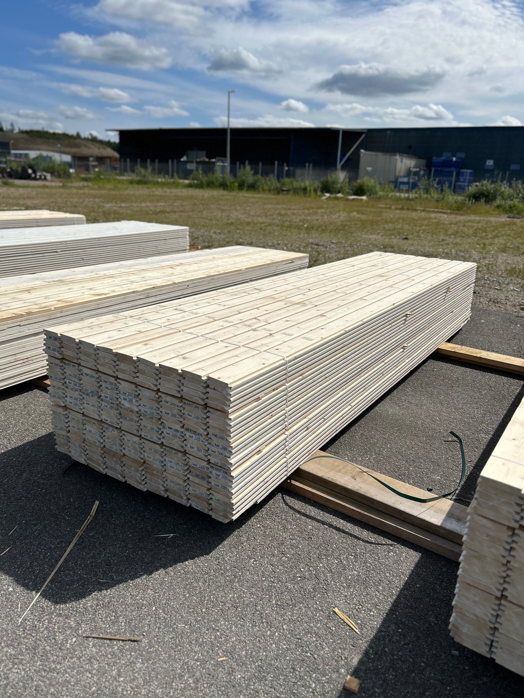 Paket Enkelfas Halvspont 22x120mm 4.20m 225st Grundmålad