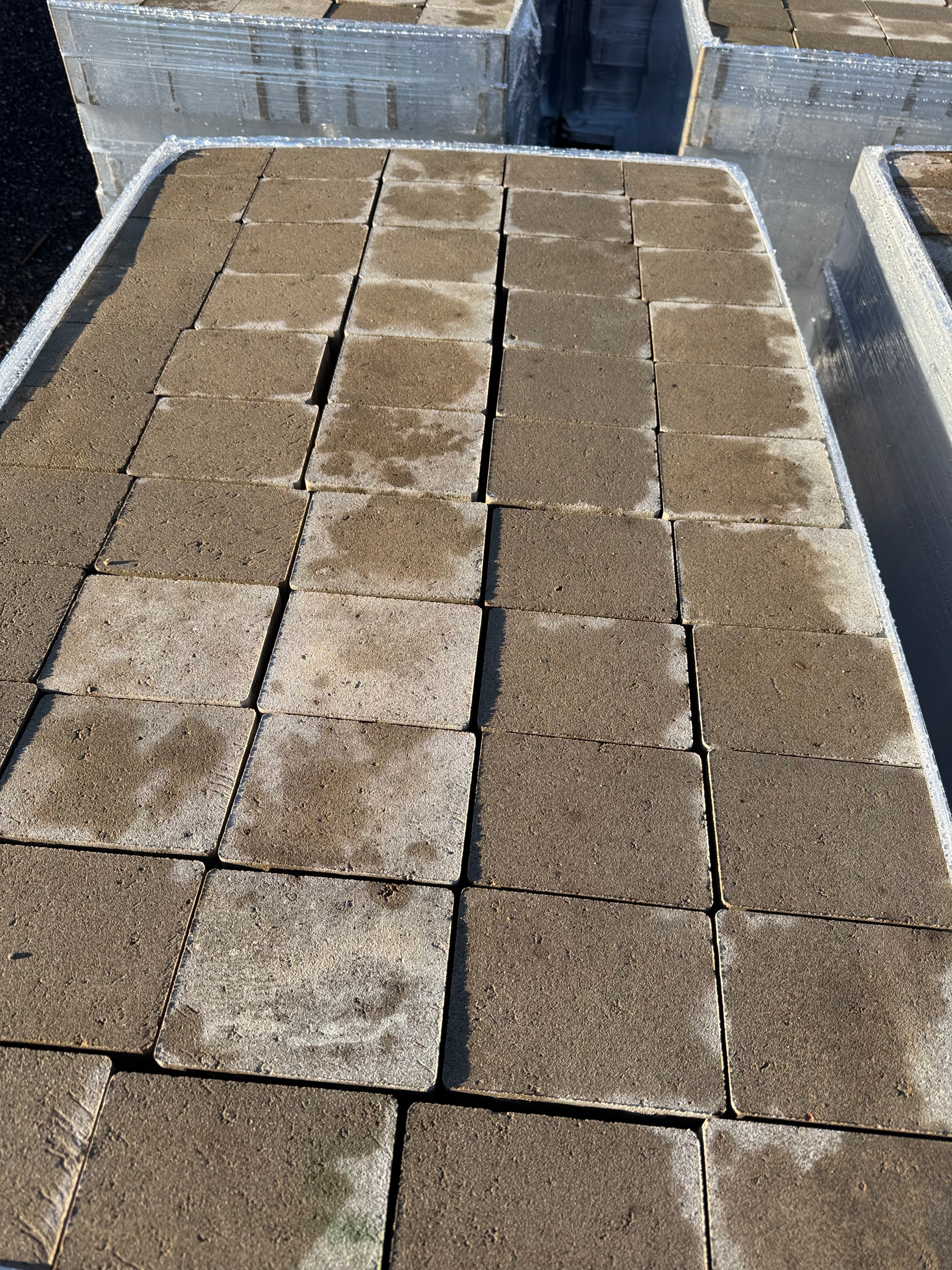 Scala 105x140x70 mm – Naturgrå 170 kr/kvm (2,5 kr/sten)