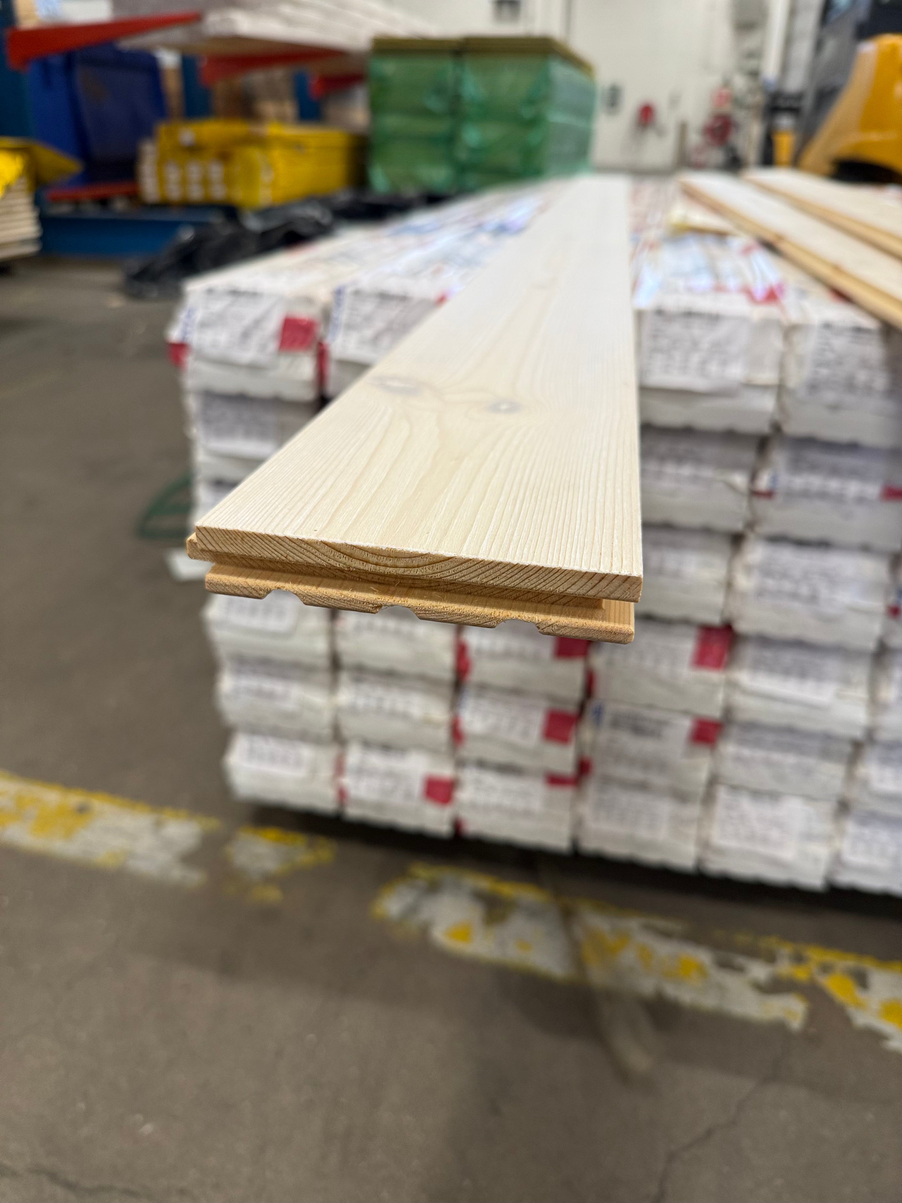 Moelven Furu Golv Snö 20x117mm - Per Bunt (4st 2,20m)