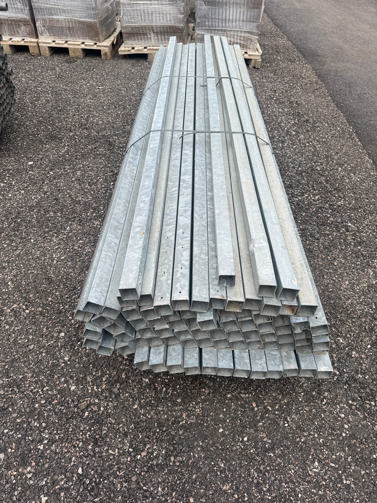 Pall Galvade Fyrkantsrör 50x50mm – 2,76m – ca 75st