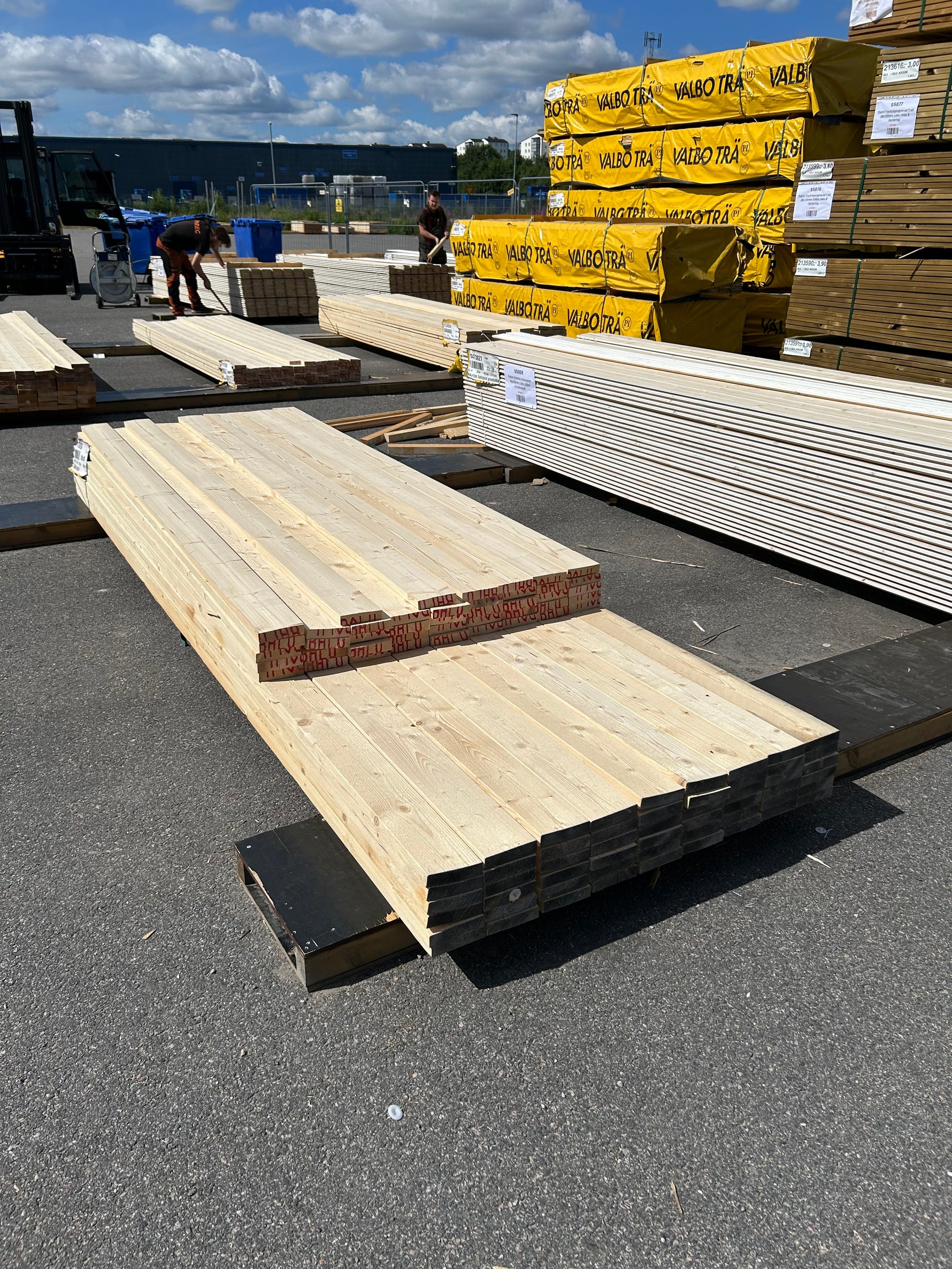 Paket Finsågade Brädor 28x120mm 2,70–3,60m 97st Obehandlade