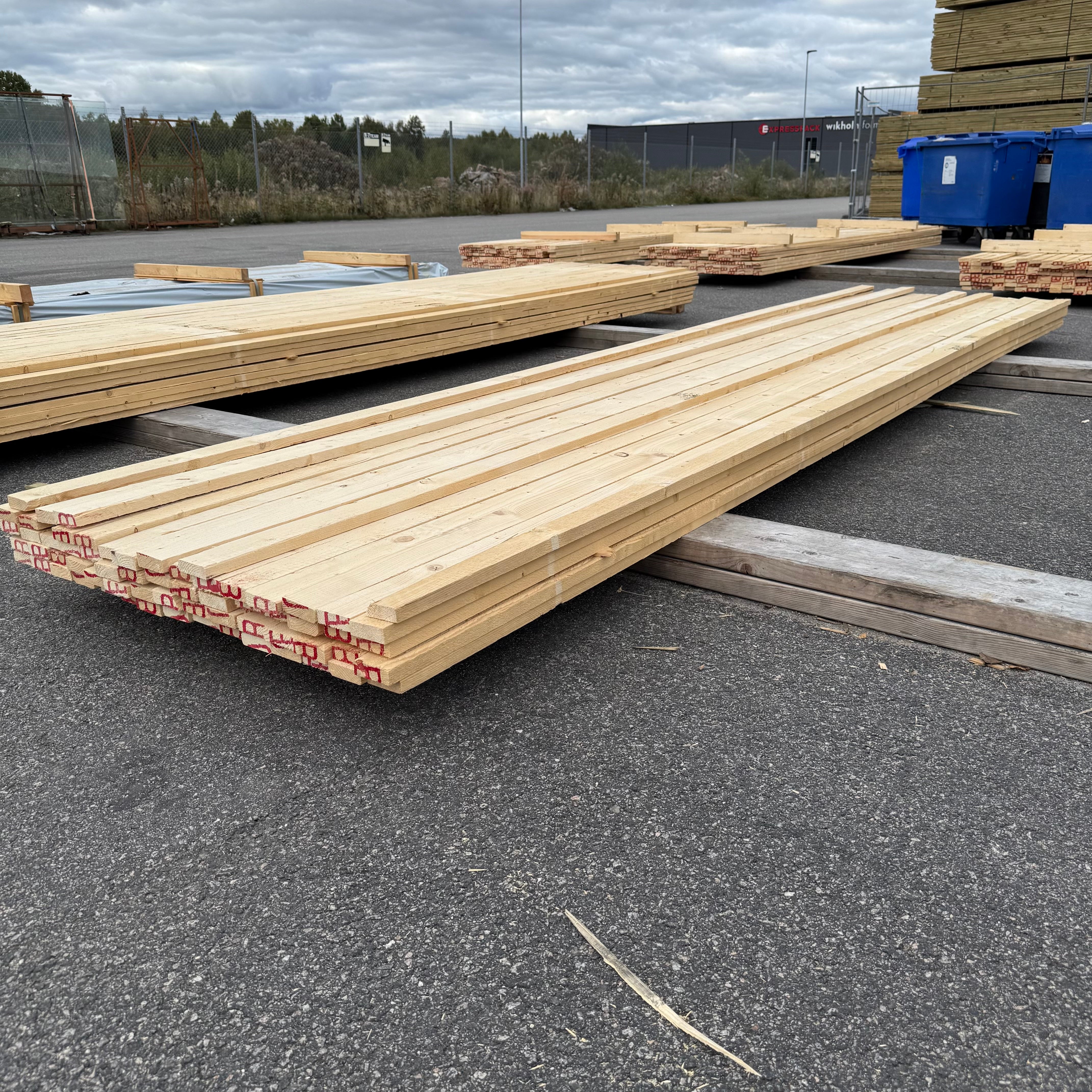 Paket Brädor 19x63mm – 64 st (4,50 m, gran, ohyvlad/råsågad)