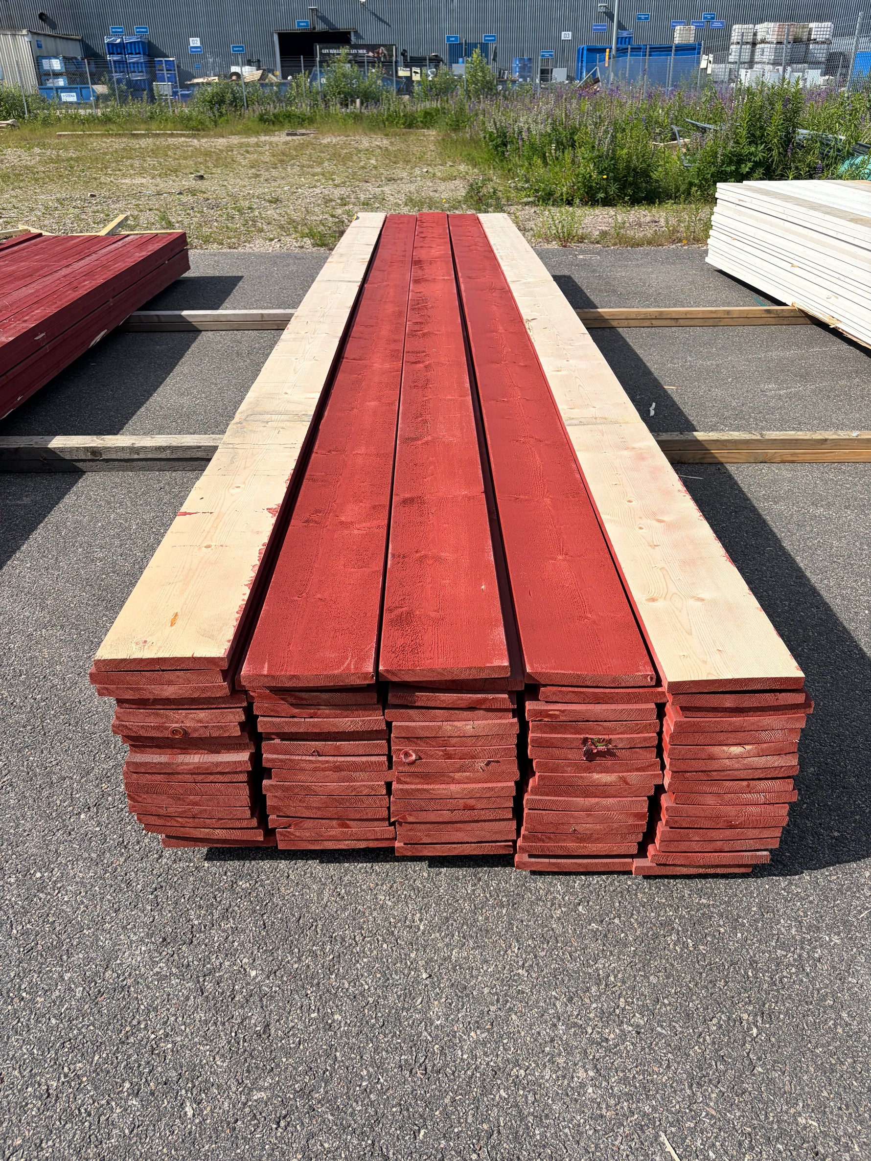 Paket Finsågade Brädor 22x195mm, 77st 5.40m Grundmålad