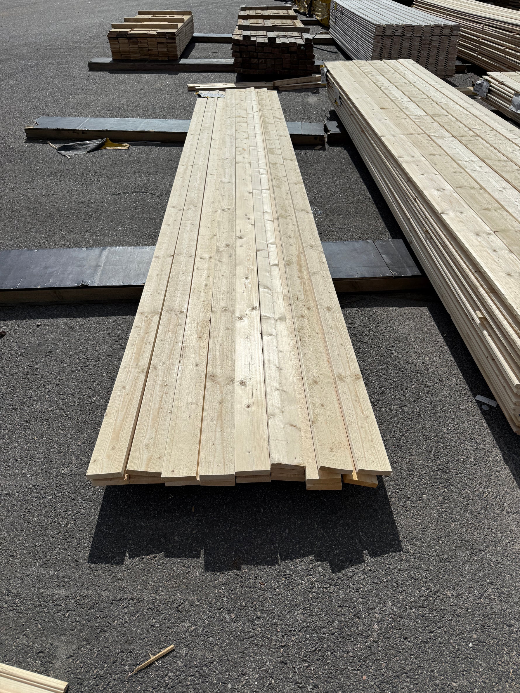 Paket Finsågade Brädor 22×105mm 5,10m 20st Obehandlad Gran