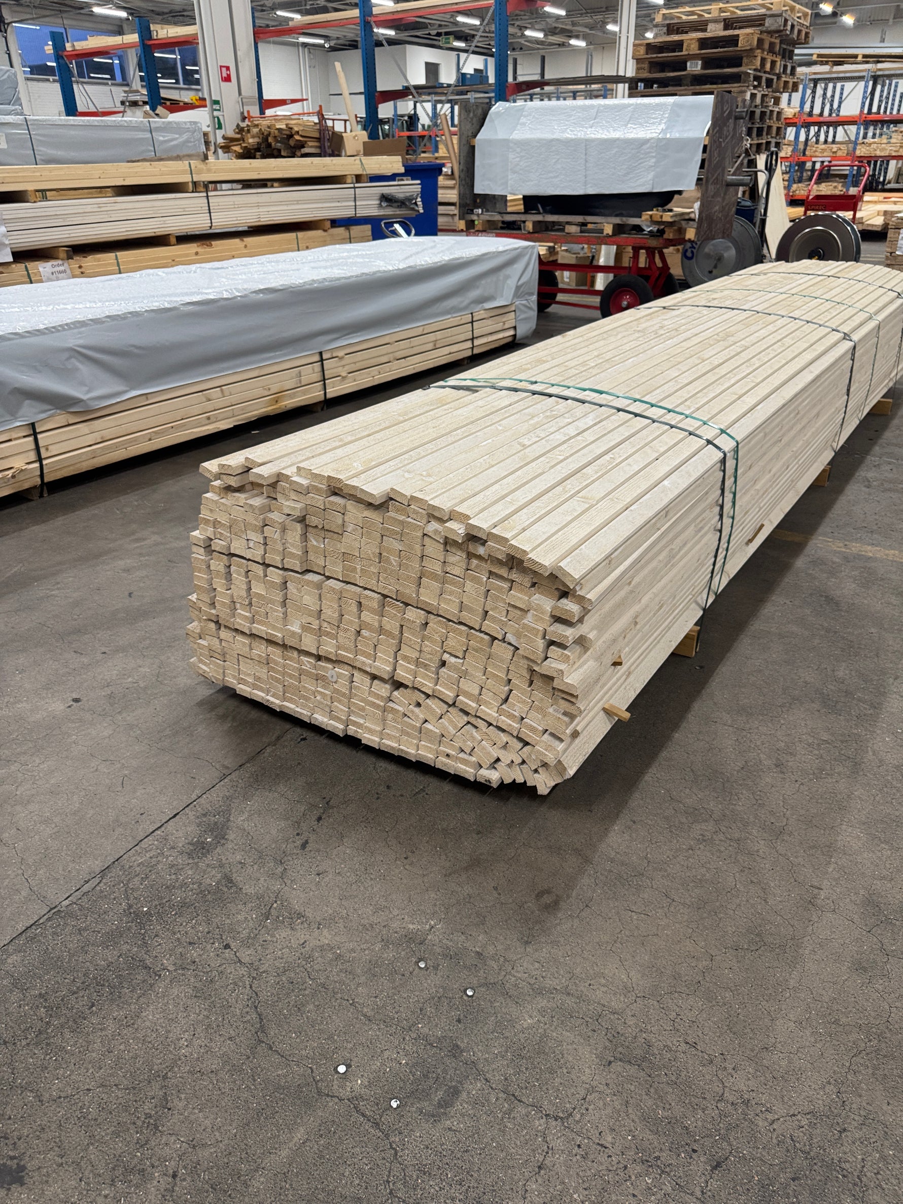 Paket Lockläkt 22x45mm, 489st 4.2m- Grundmålad