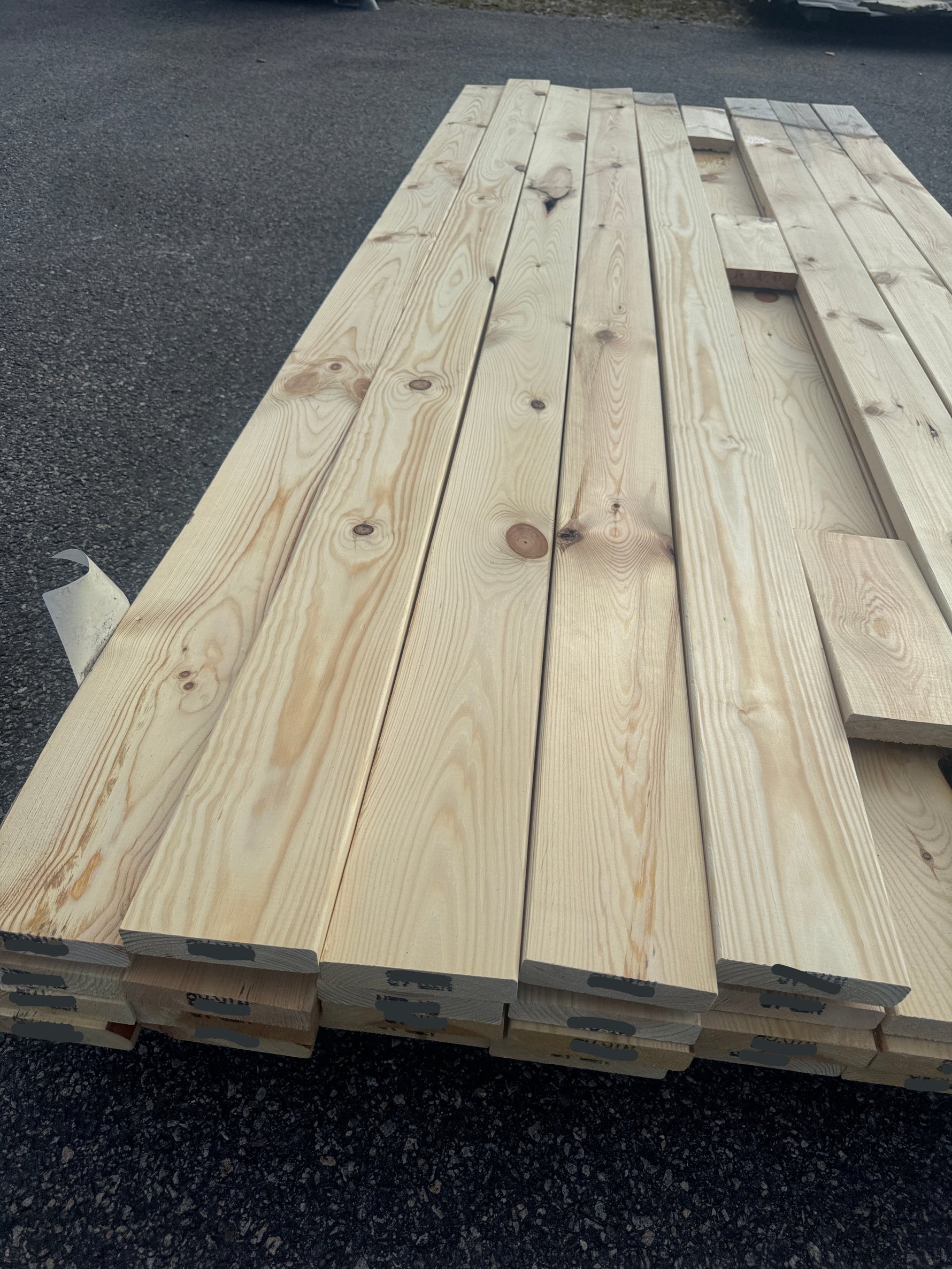 Paket Hyvlad 28x120 – 35st – 2.70 m – ANDRASORTERING