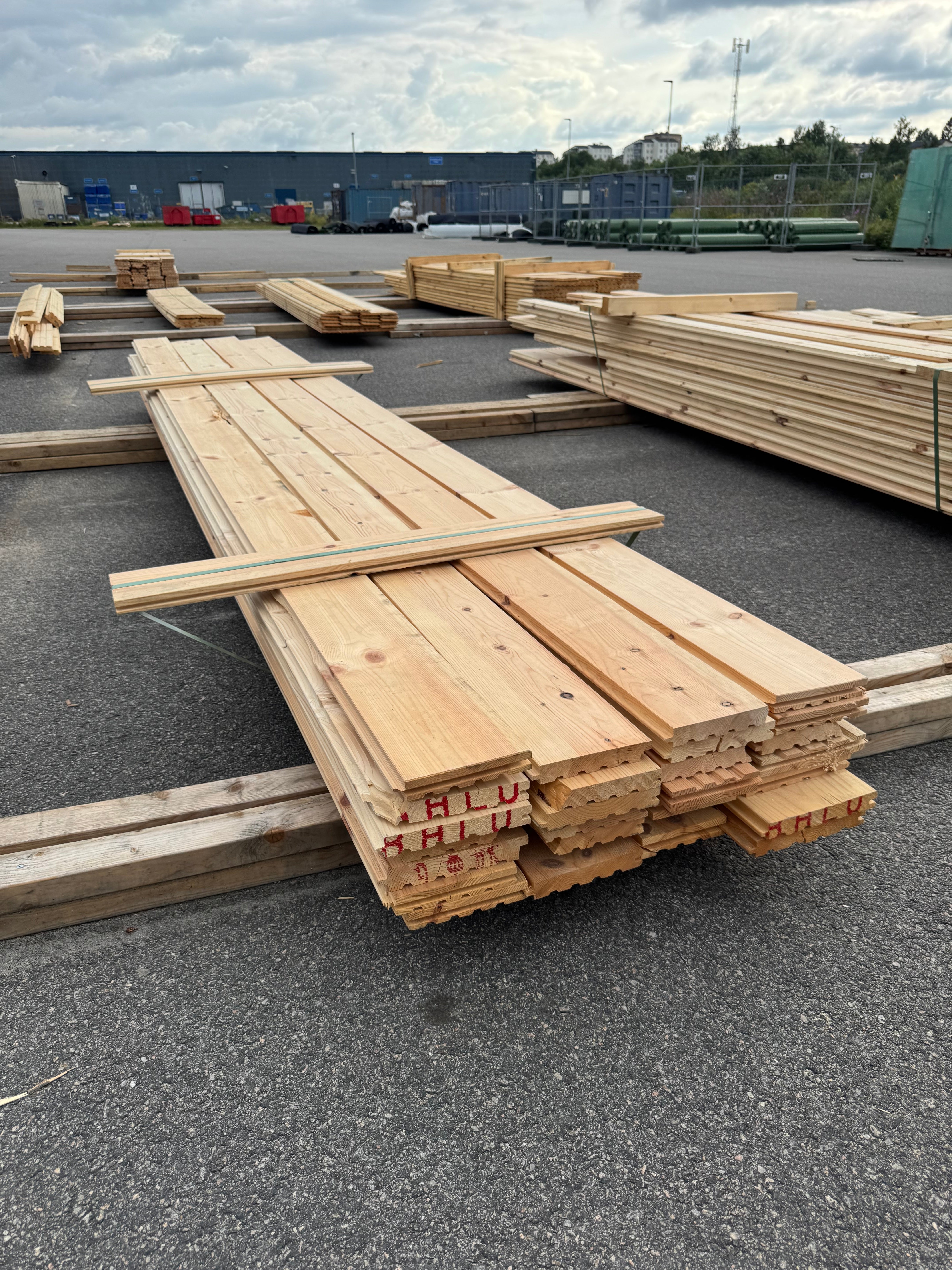 Paket Golv – Blandade Dimensioner (28 st / ca 4,10 m)