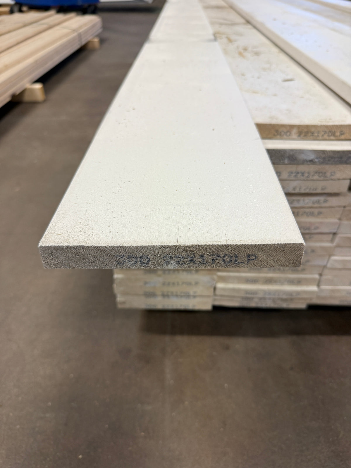 Paket Finsågade Brädor Grundmålade 22×170 mm – 3,00 m – 93 st