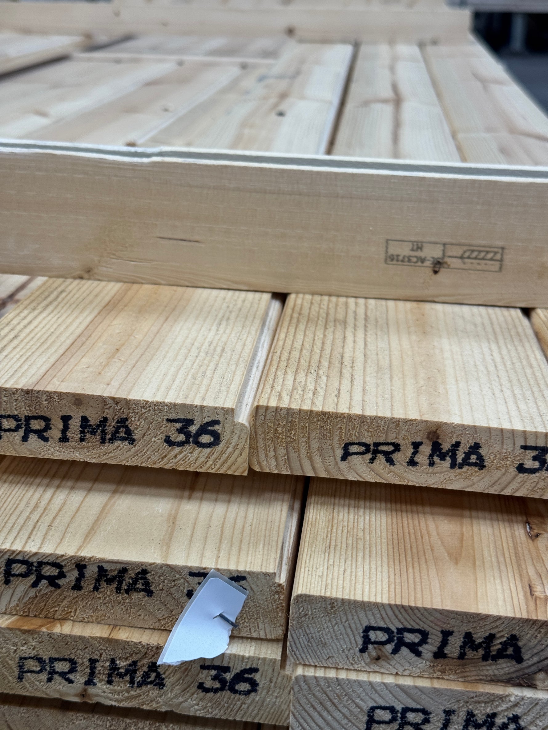 Paket Hyvlade Brädor 28x120mm 3,60m – 95 st Felhyvlade