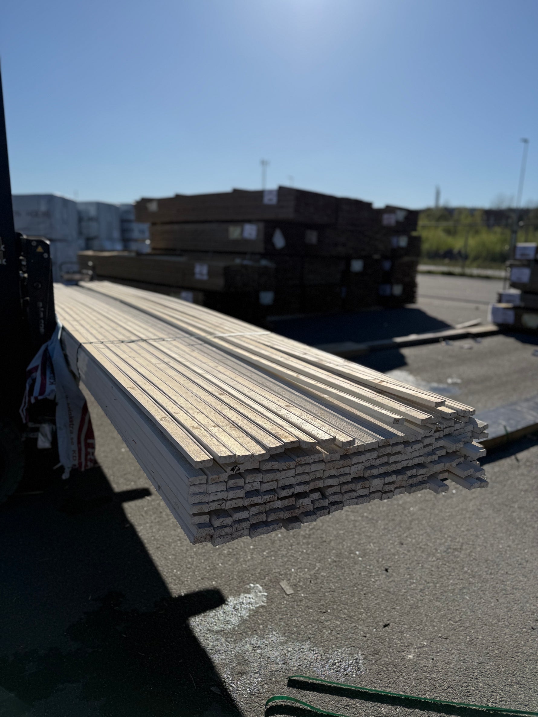 Paket Lockläkt 22x45mm, 170st 4.80m- Grundmålade