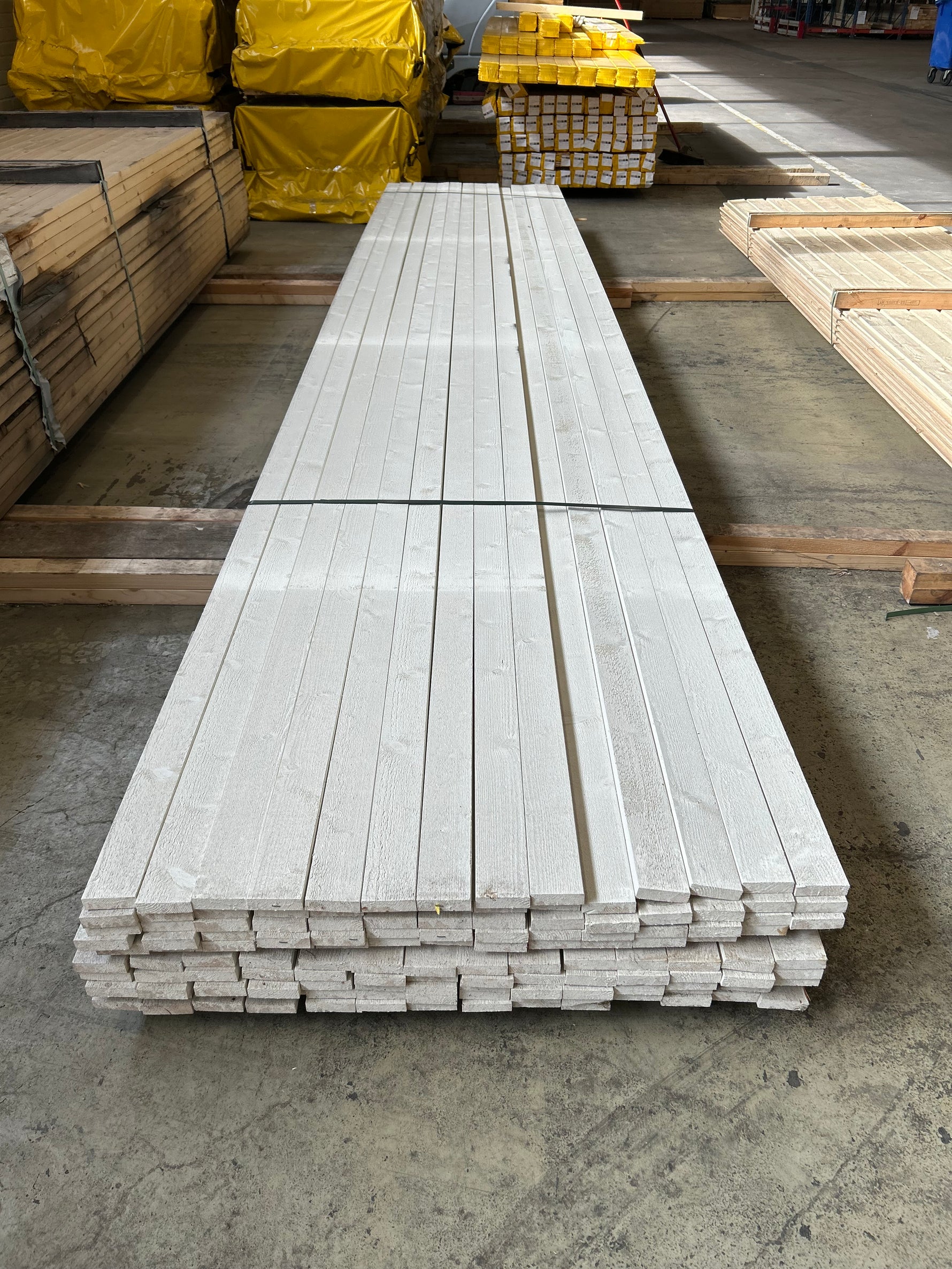 Paket Finsågade Brädor 22x70mm, 139st 5,40m- Grundmålade