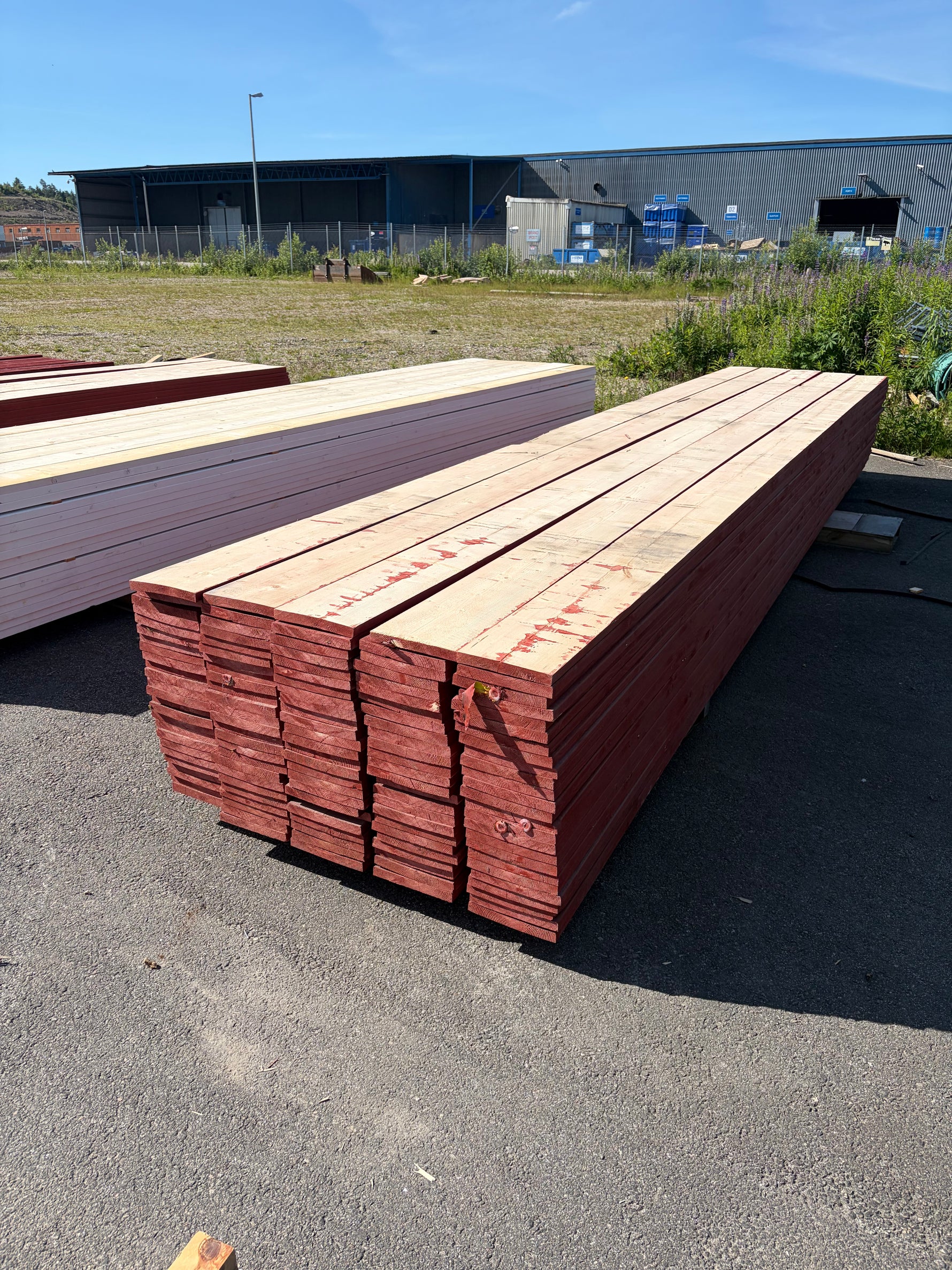 Paket Finsågade Brädor 22x195mm, 125st 5.40m Grundmålad