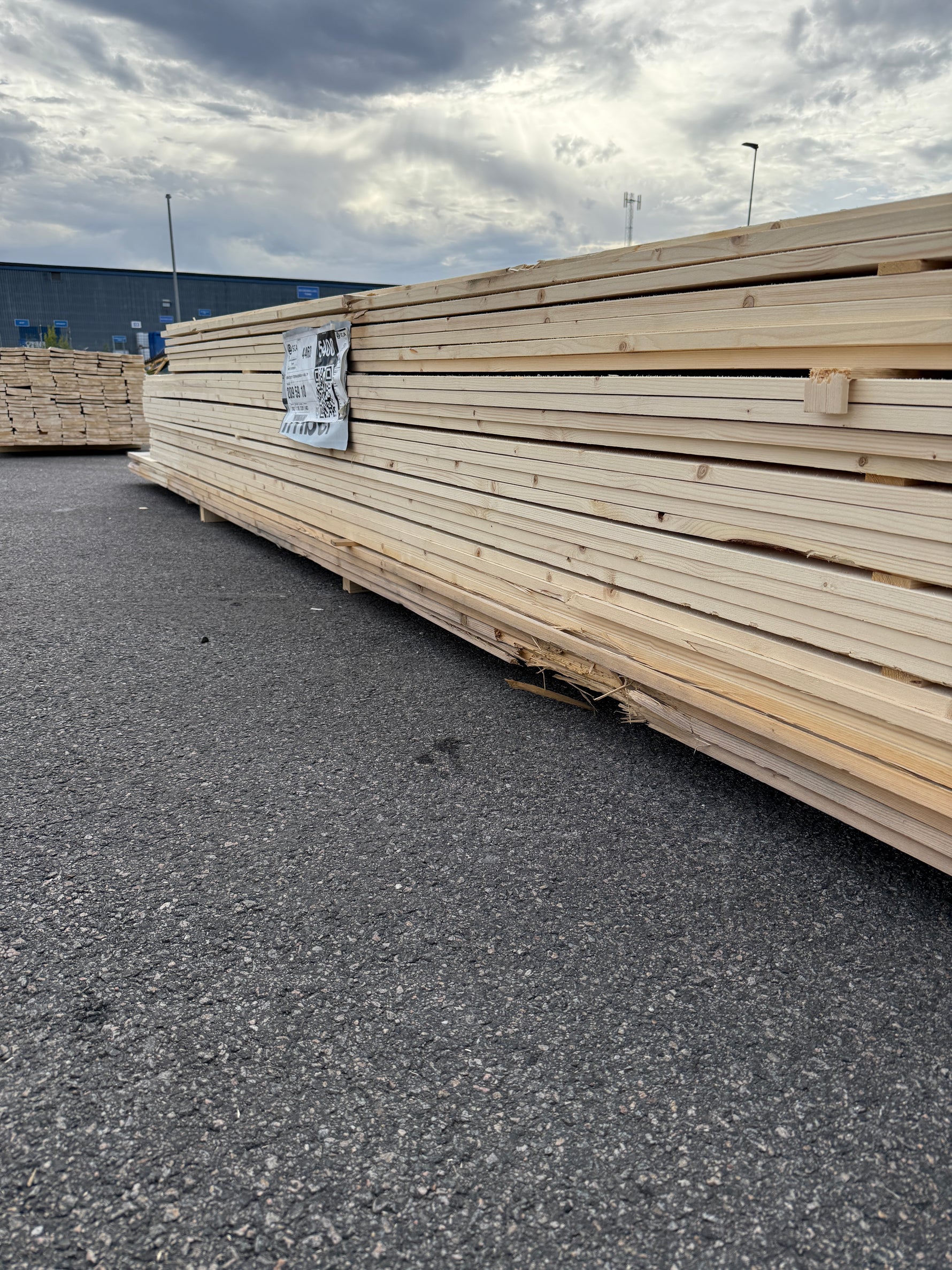 Parti Finsågade Brädor 22x120 mm – 4,20–5,40 m (Andra sortering)