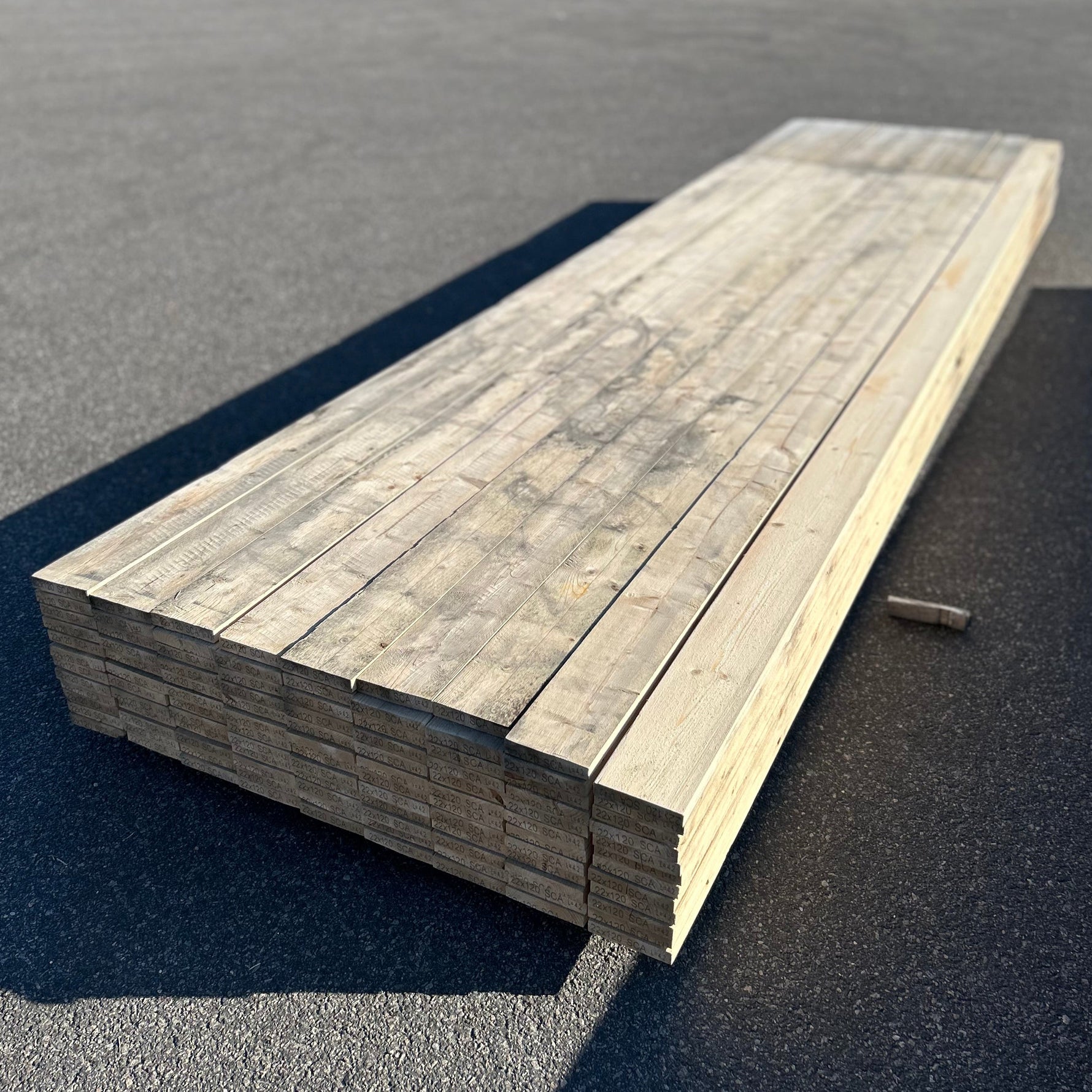 Paket Finsågade Brädor 22x120mm, 108st 4.20m Fuktskadat