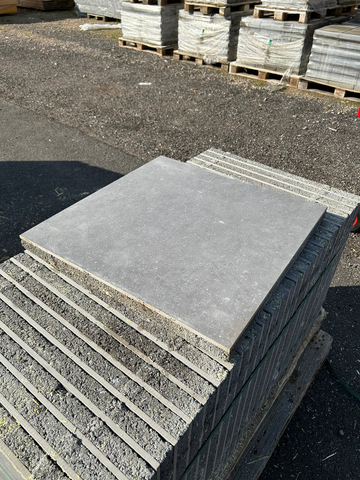 Pall GeoCeramica Impasto Grå 600×600×40 mm – 28 st, 10,08 m²